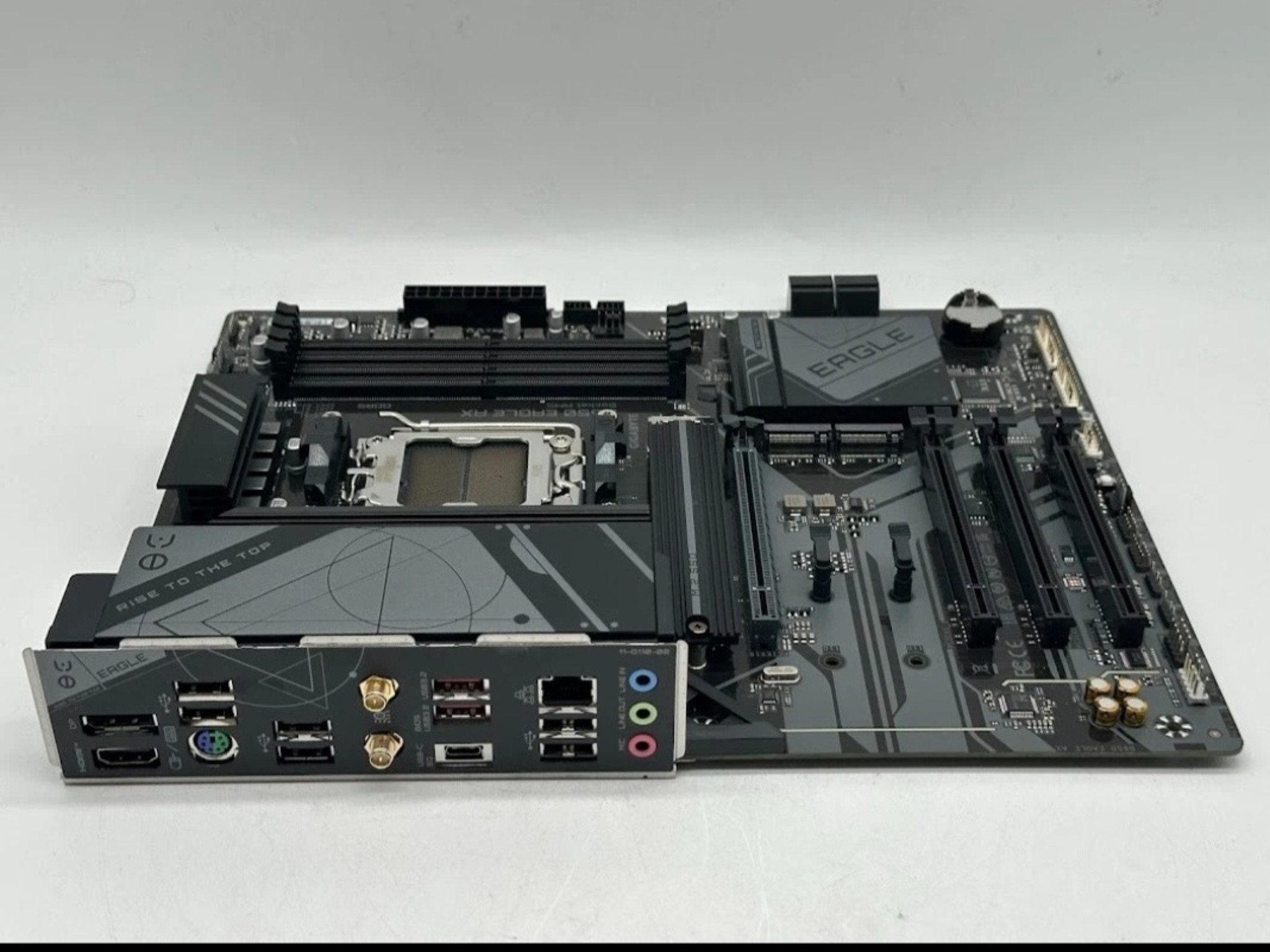 Verticle Mounted GPU.. Brand New Build..Custom AMD AM5