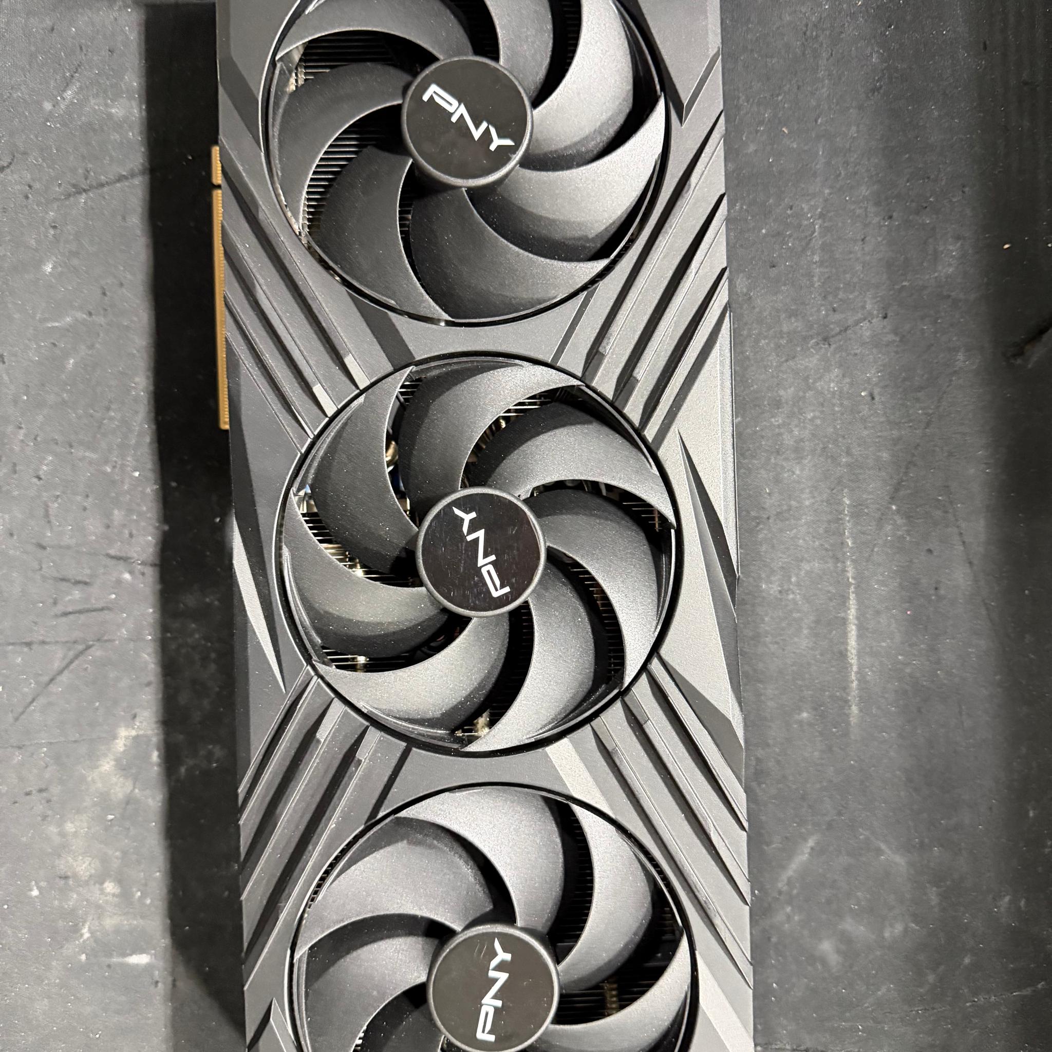 PNY VERTO GeForce RTX 4090 w/ cosmetic damage