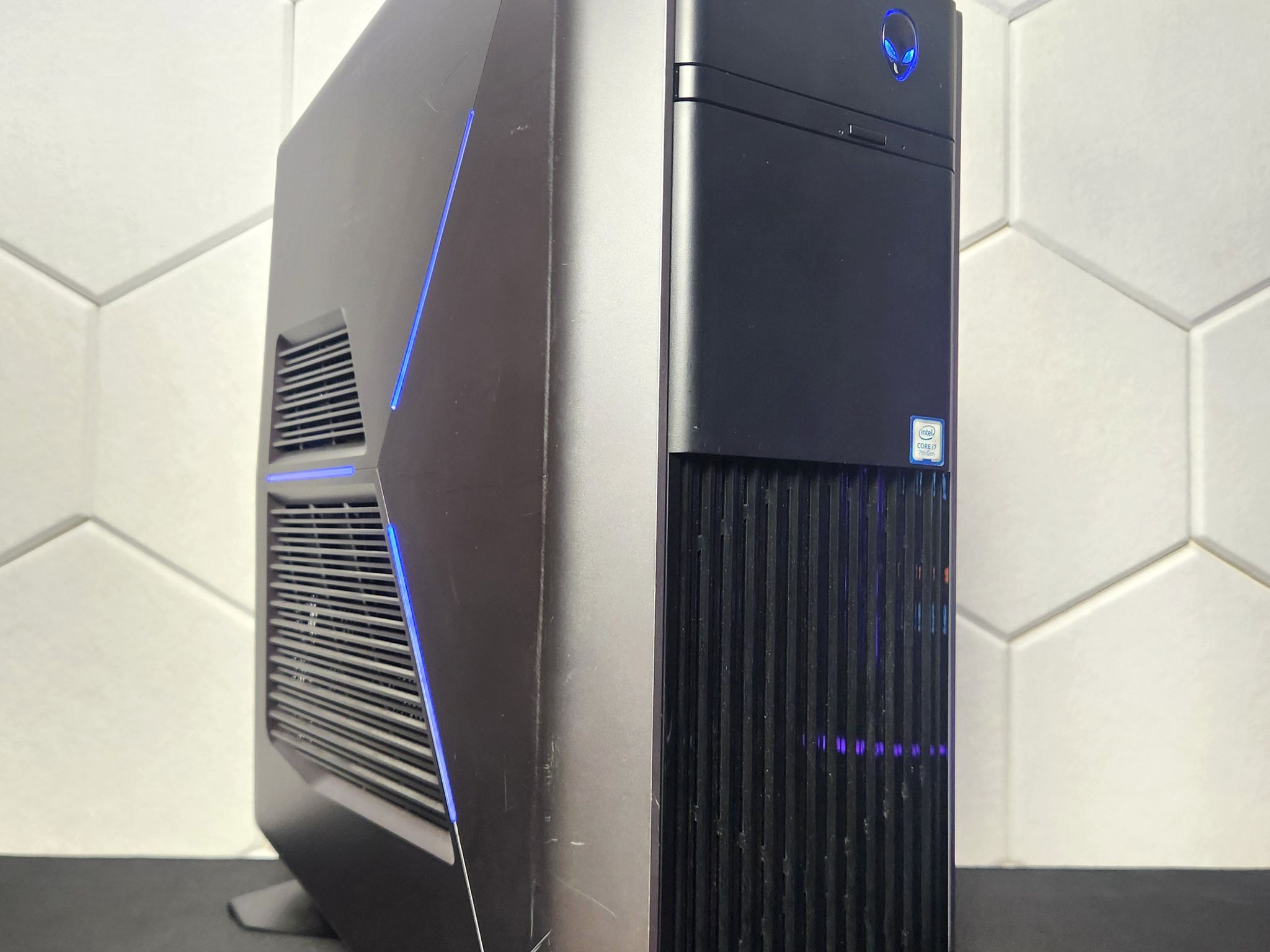 "ALIENWARE AURORA R6" GTX 1070 | Intel I7 7700 | 16GB DDR4 | 512GB SSD | Win 11 Home