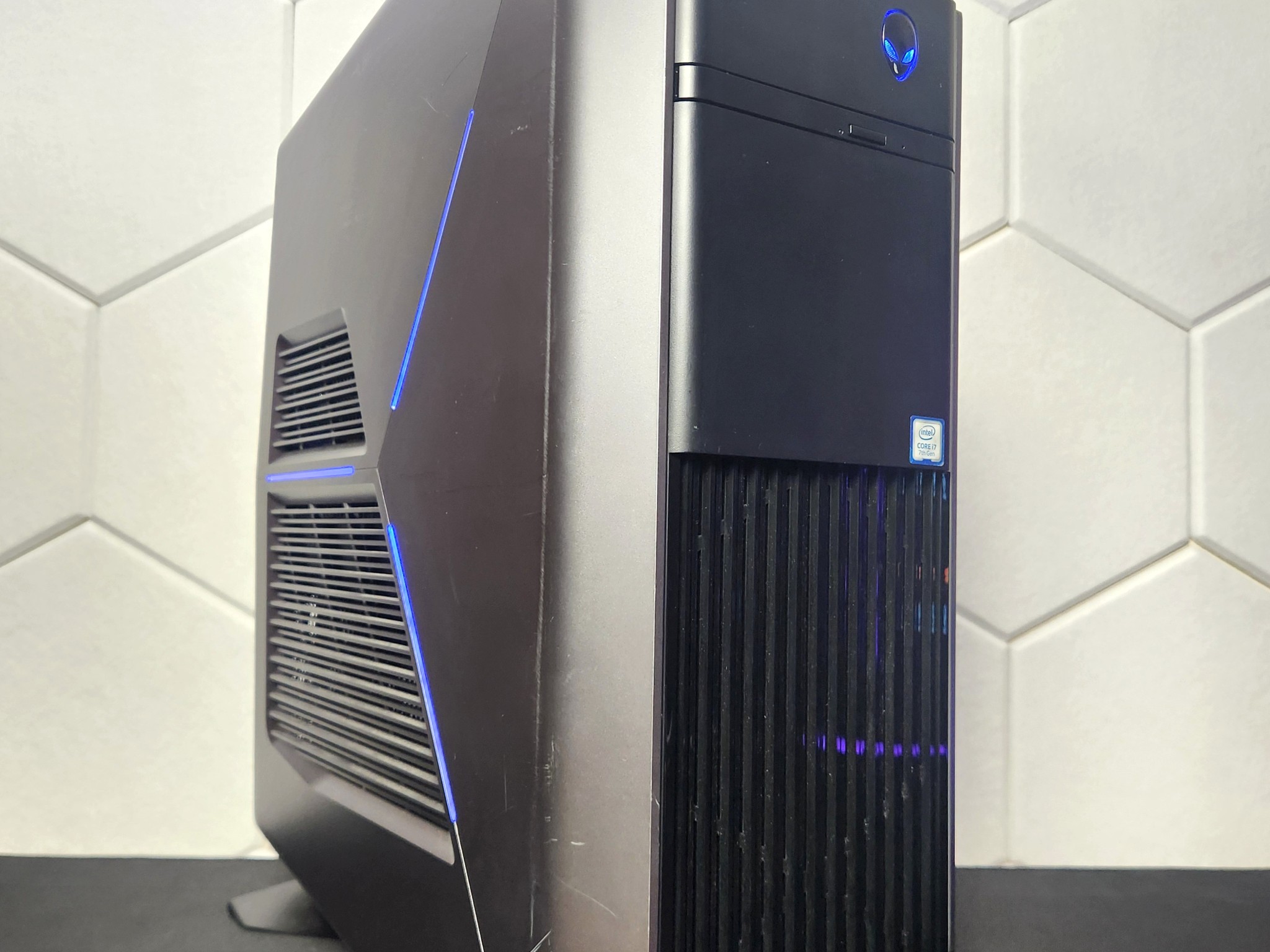 "ALIENWARE AURORA R6" GTX 1070 | Intel I7 7700 | 16GB DDR4 | 512GB SSD | Win 11 Home