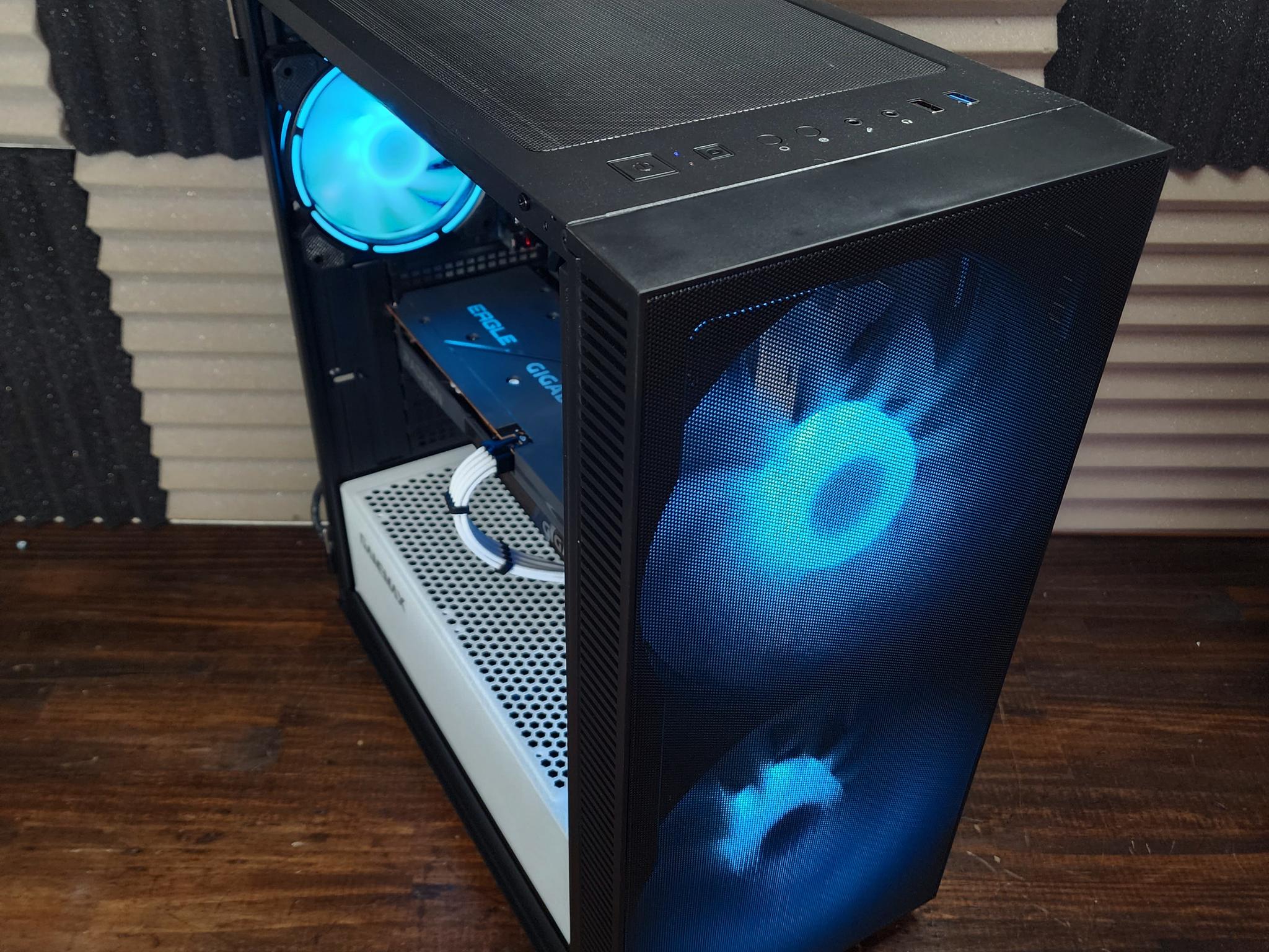 🖤🤍💙 Gigabyte Eagle Radeon RX 6600 8GB // Intel Core i5 11400 // OLOy 16GB 3200MHz