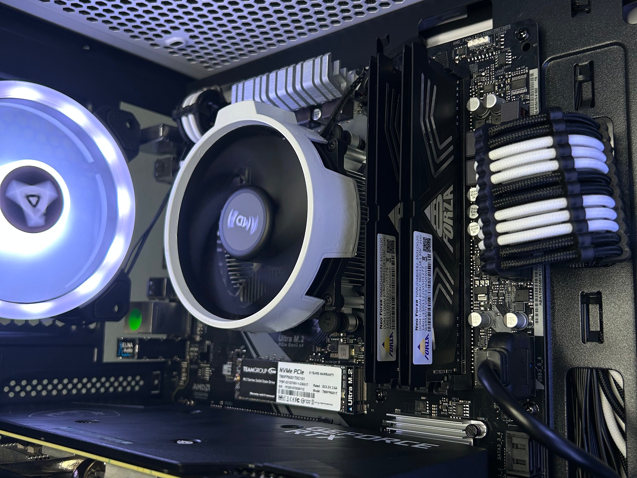 ⚫️⚪️⚫️ | MSI RTX 3060 Ti | Ryzen 5 5600 | Neo Forza 16GB 3600Mhz | 1TB NVME