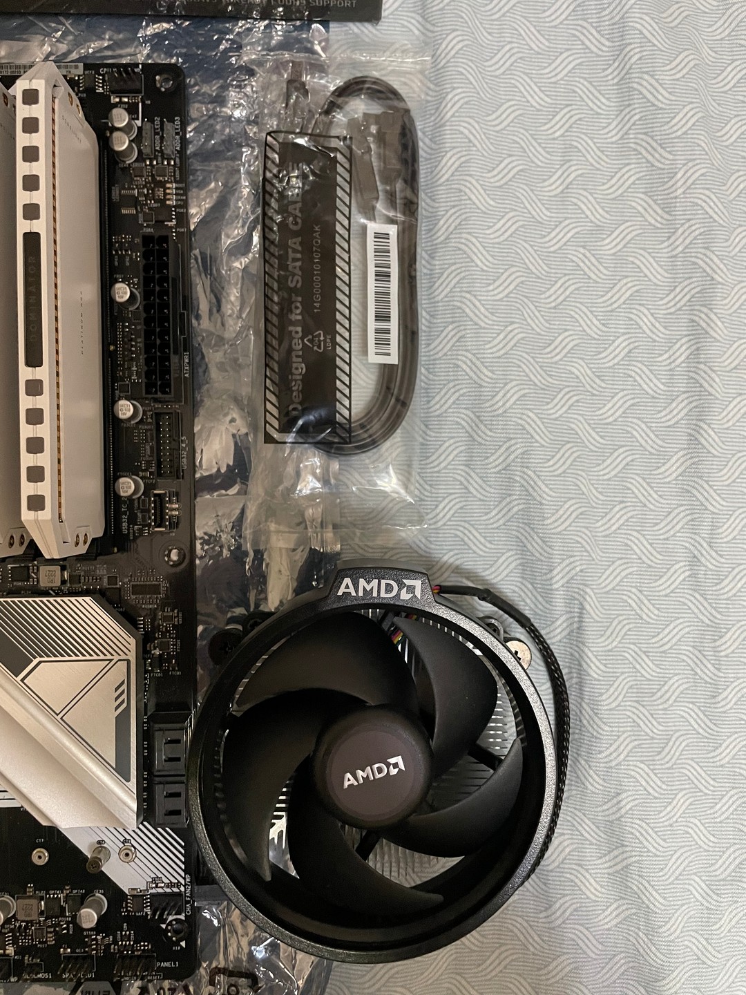 ASRock B650 Pro RS + Corsair Dominator Platinum RGB 32GB DDR5-5600