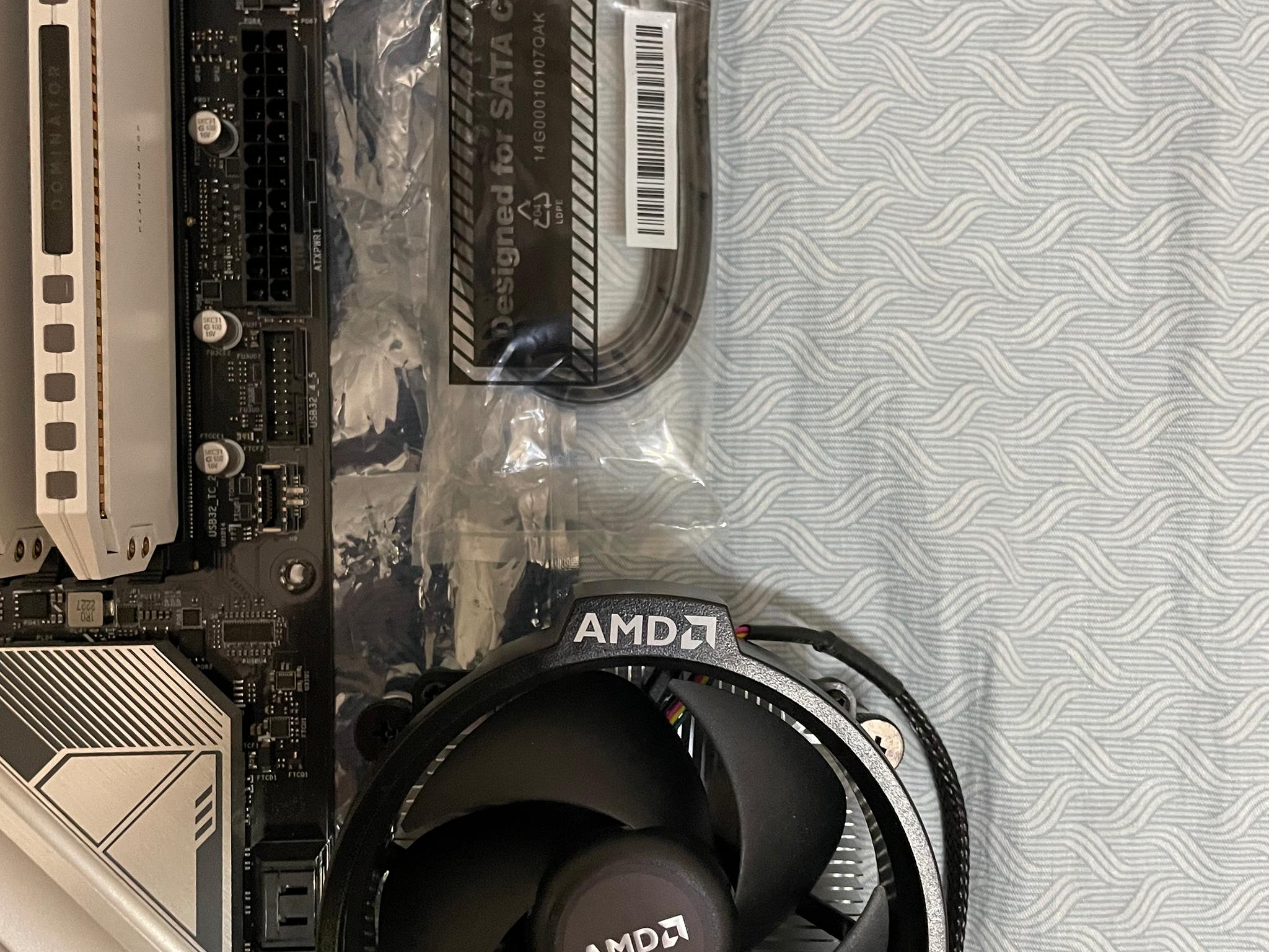 ASRock B650 Pro RS + Corsair Dominator Platinum RGB 32GB DDR5-5600 RAM