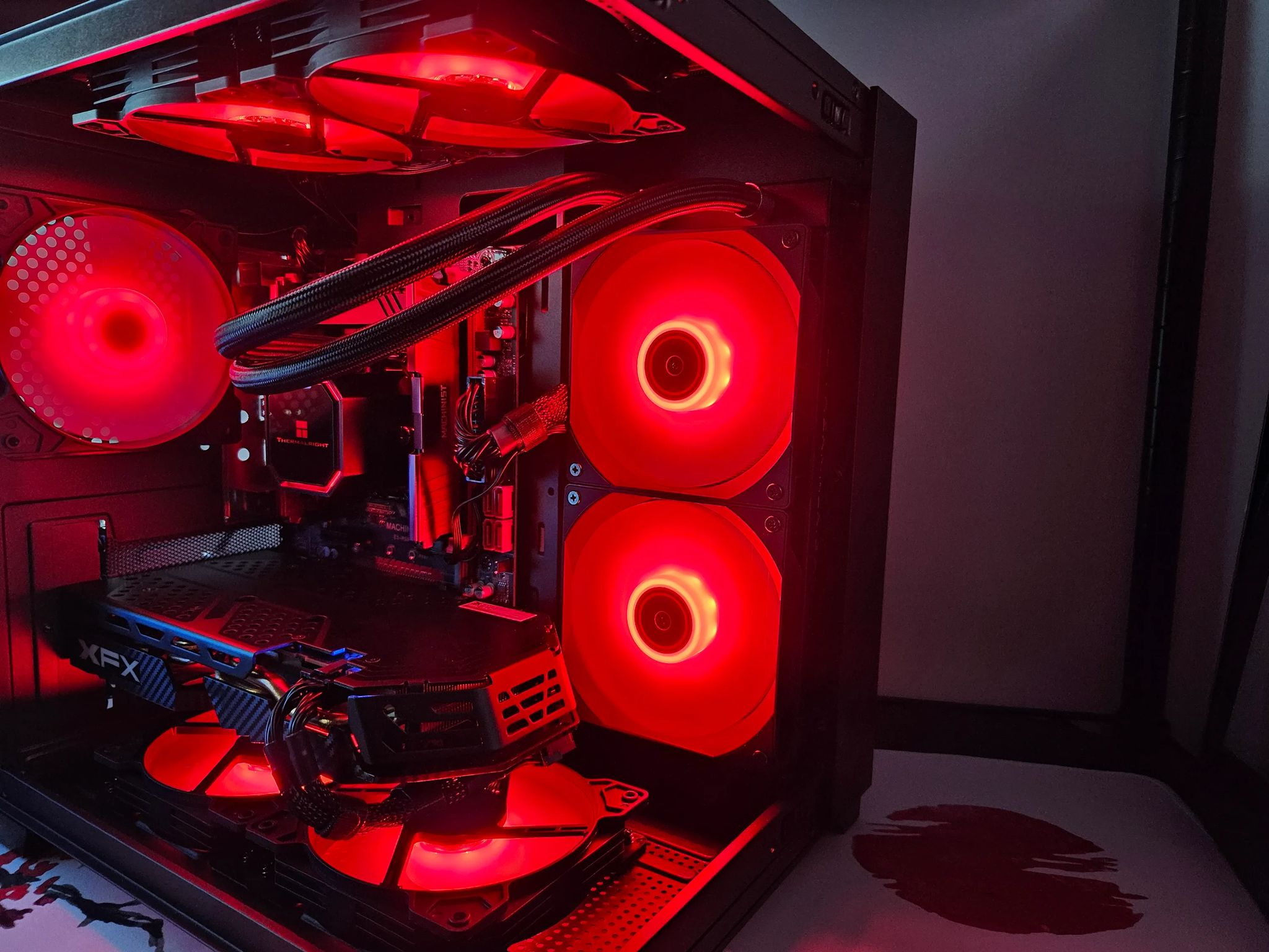 Liquid cooled Budget Beast Intel 10 core / 16GB DDR4 / 1TB SSD / RX580 8GB