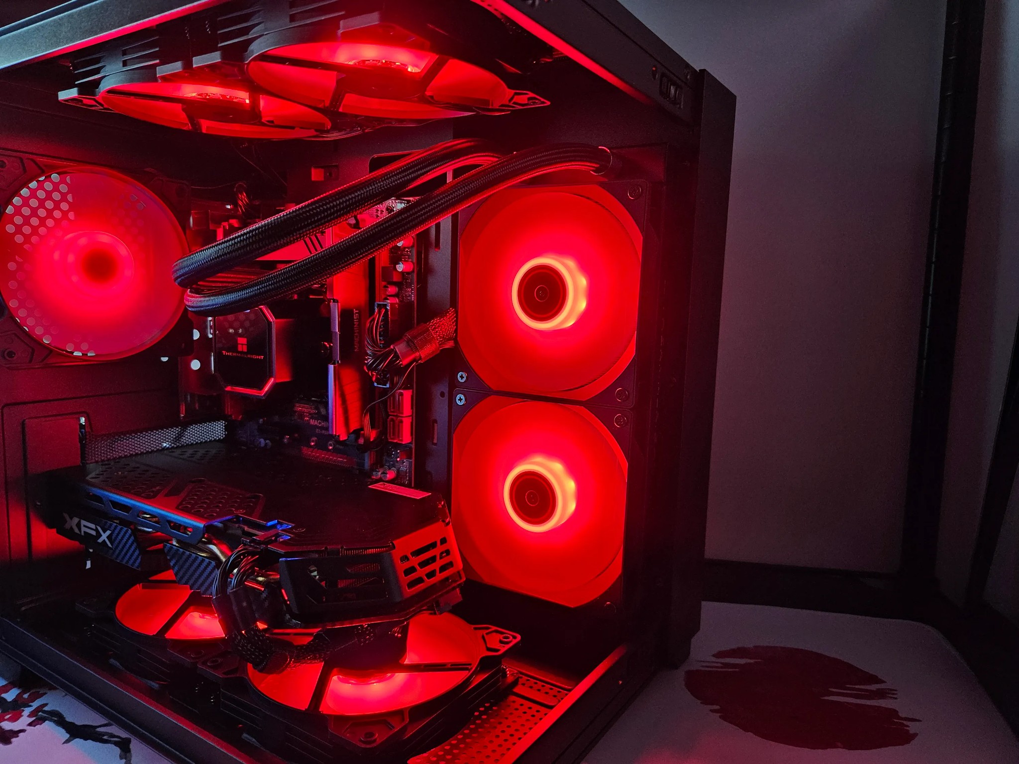 Liquid cooled Budget Beast Intel 10 core / 16GB DDR4 / 1TB SSD / RX580 8GB