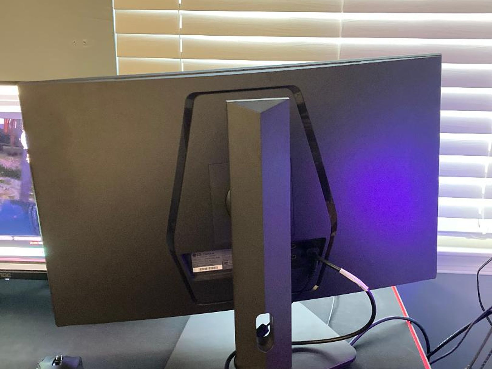 LG - UltraGear 27" IPS QHD 200Hz Gsync/Freesync Gaming Monitor used LIKE NEW
