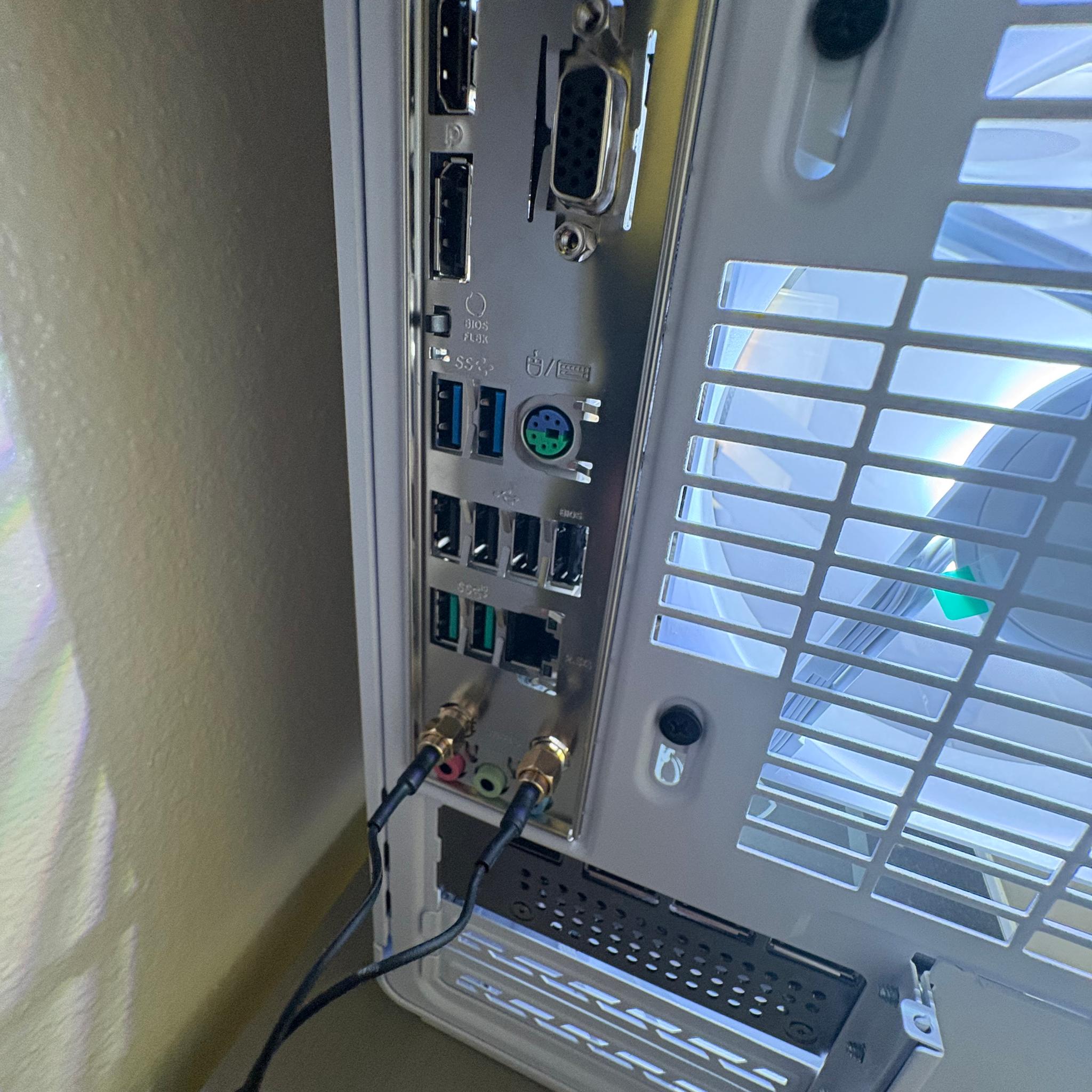 🧊 White RGB Gaming PC — Ryzen 5 7600X + RTX 5060 Ti 16GB + 32GB DDR5 + 1TB M.2 SSD + 256GB SATA SSD