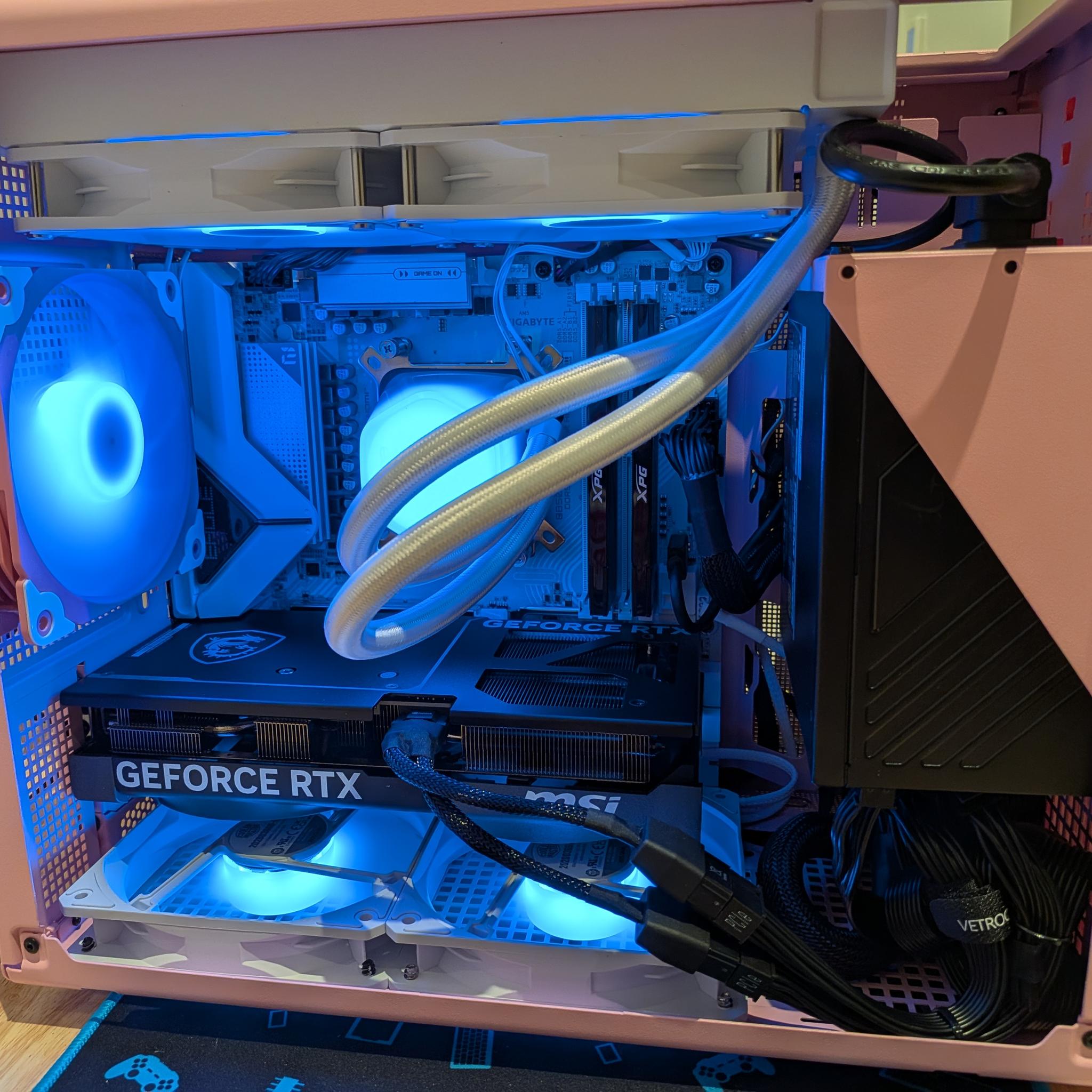 1440p Barbie Beast - RTX 5070, Ryzen 5 9600X, 32 GB DDR5 RAM, 1 TB NVME, RGB, Liquid Cooled