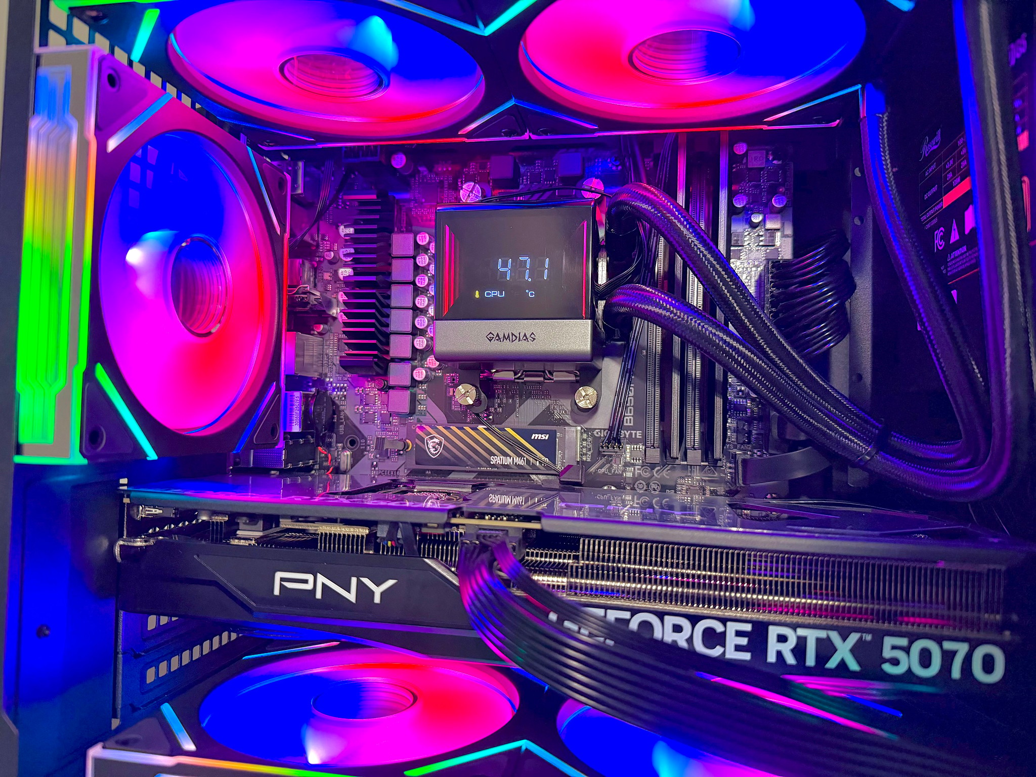 RTX 5070 OC | R7 7700x | 32GB DDR5 | 1TB SSD | LCD Liquid Cooler | Rosewill 1000w PSU Gaming PC