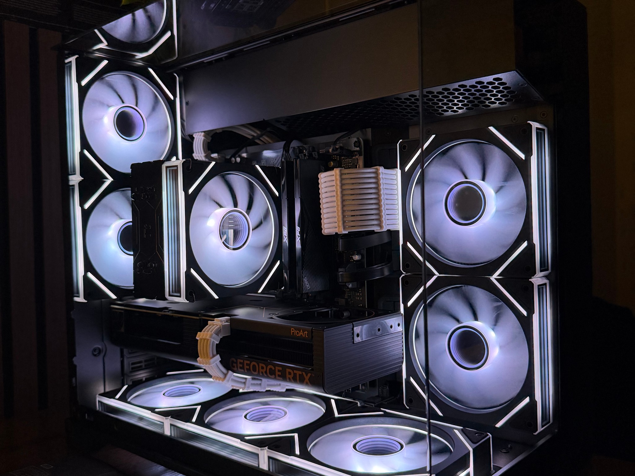 GeForce RTX 4070 Custom Gaming PC - Core i7-14700F, 16GB RAM, 512GB SSD