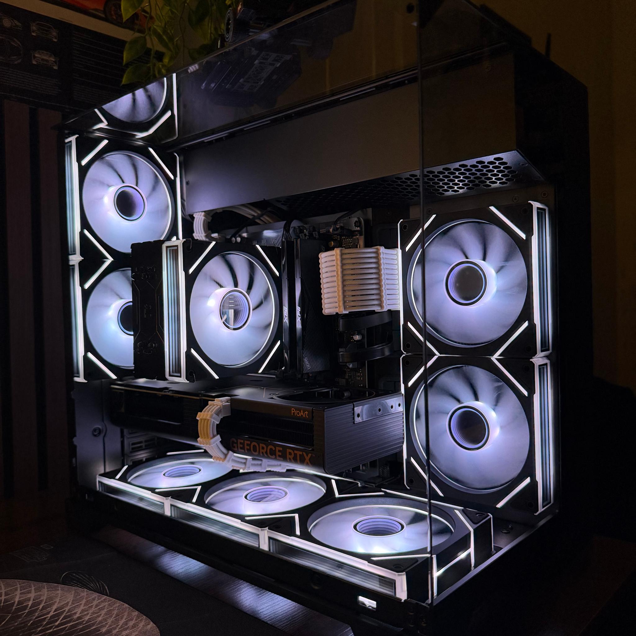 GeForce RTX 4070 Custom Gaming PC - Core i7-14700F, 16GB RAM, 512GB SSD