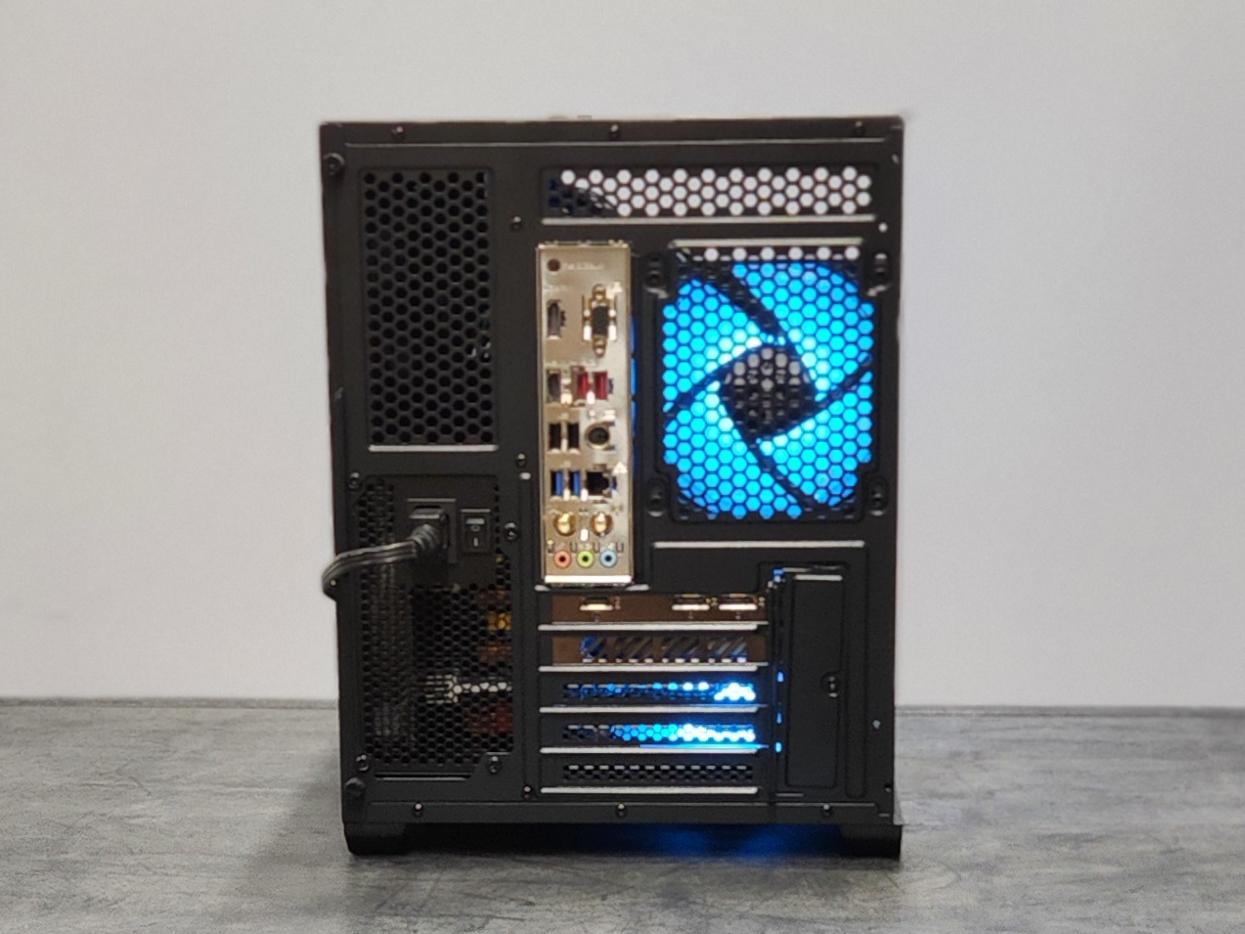 Ryzen 7 5800XT | RX 9060 XT | Gaming PC