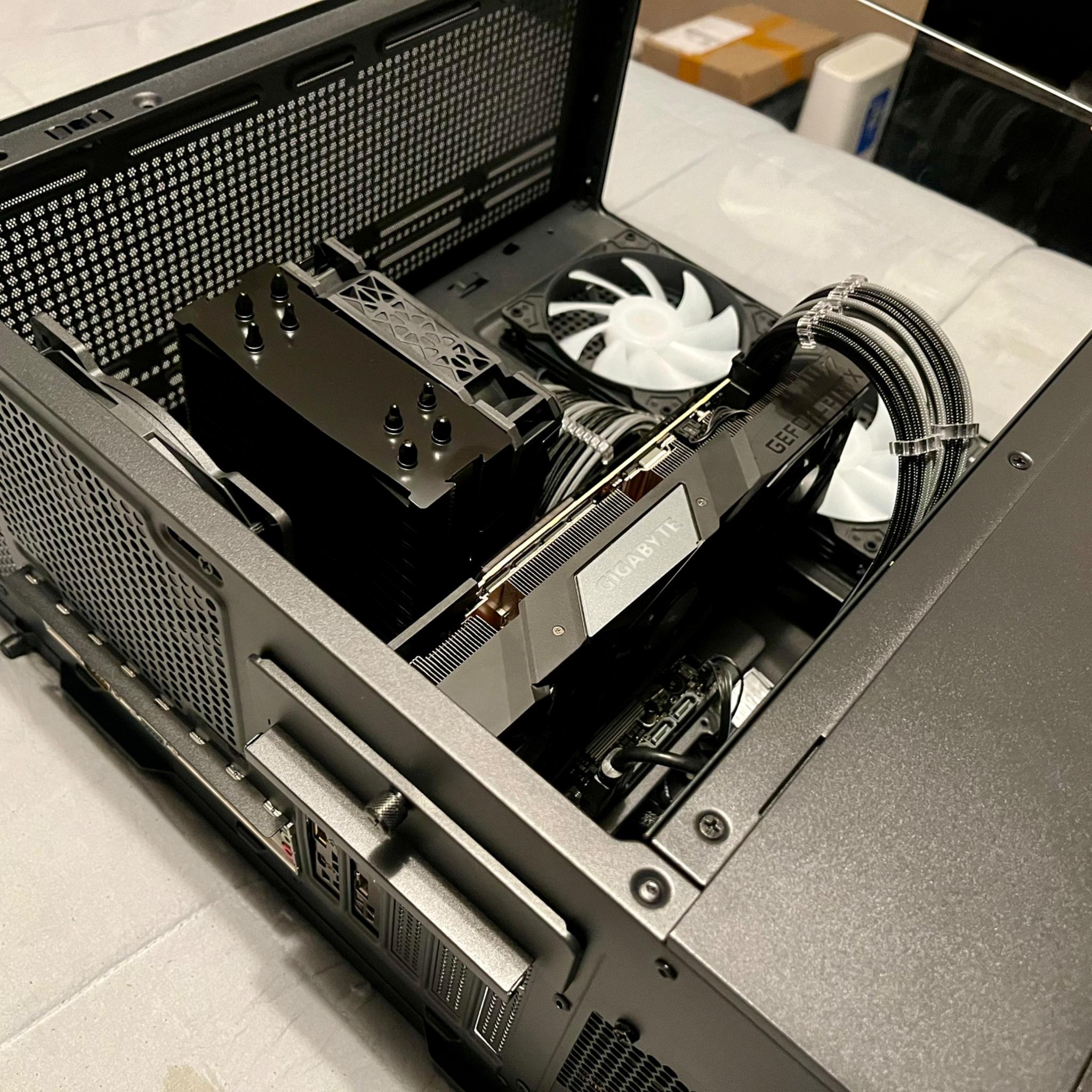 Mid Range Gaming PC |RTX 2080 // i7 9700K // 1TB NVME SSD|