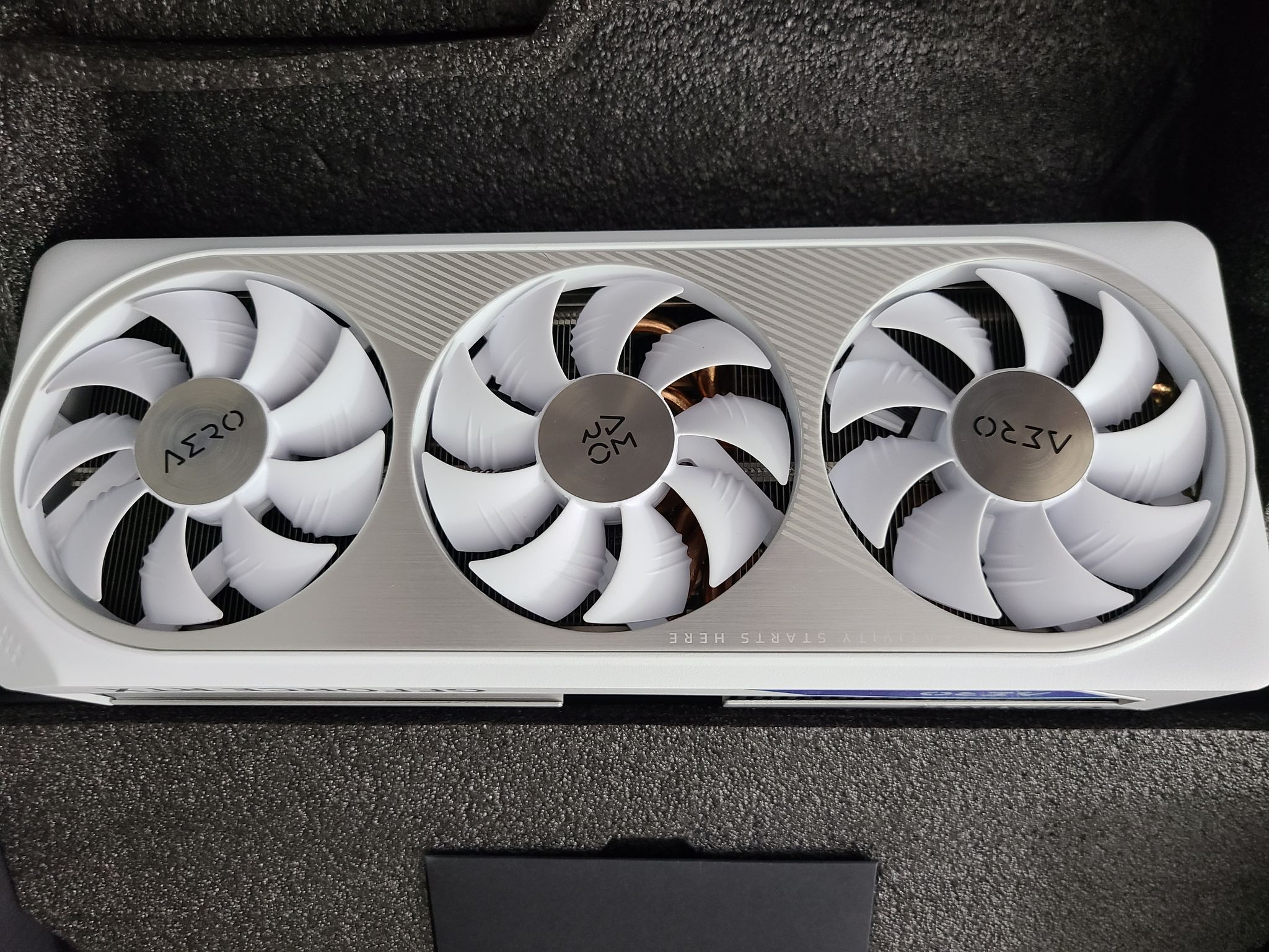 GIGABYTE AERO OC GeForce RTX 4070 SUPER (White)