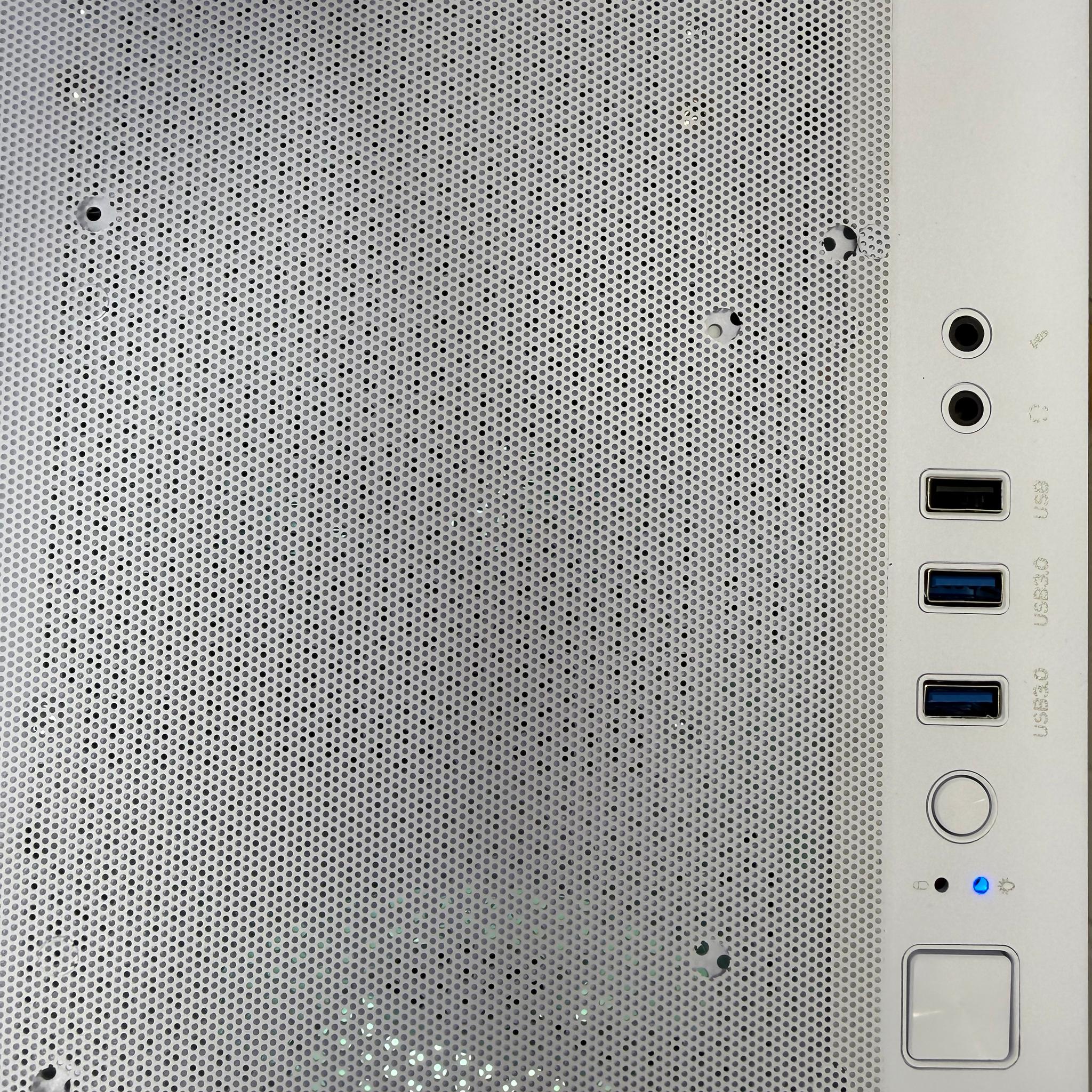 ARCTIC AIR | RTX 5070 12GB | Ryzen 7 7700 | 16GB DDR5 6000 | 1TB NVMe |  White & Black Gaming PC