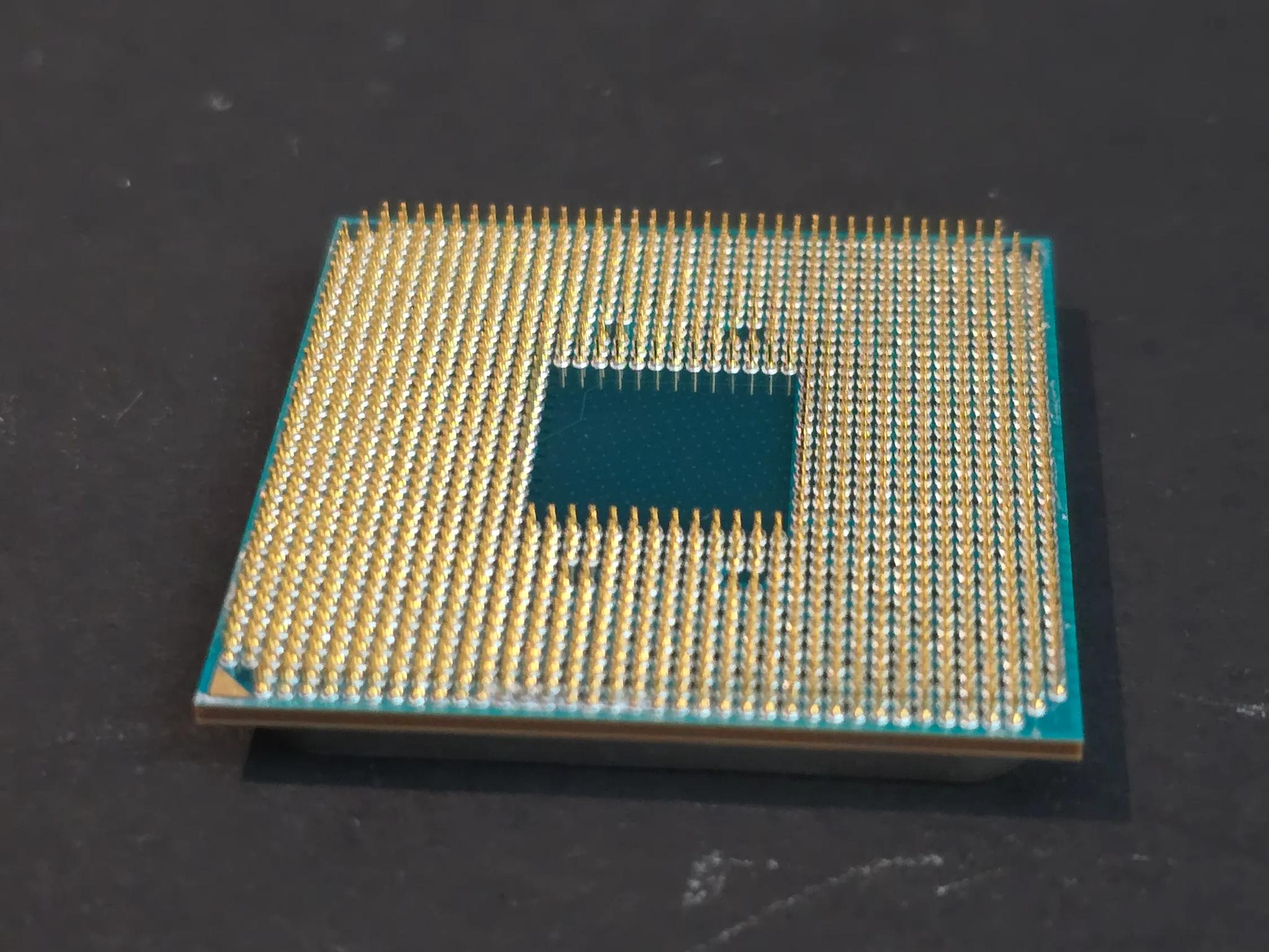 b450-i gaming/ Ryzen 5 2600/ Corsair vengeance 16gb 3000 mhz/ AMD cooler