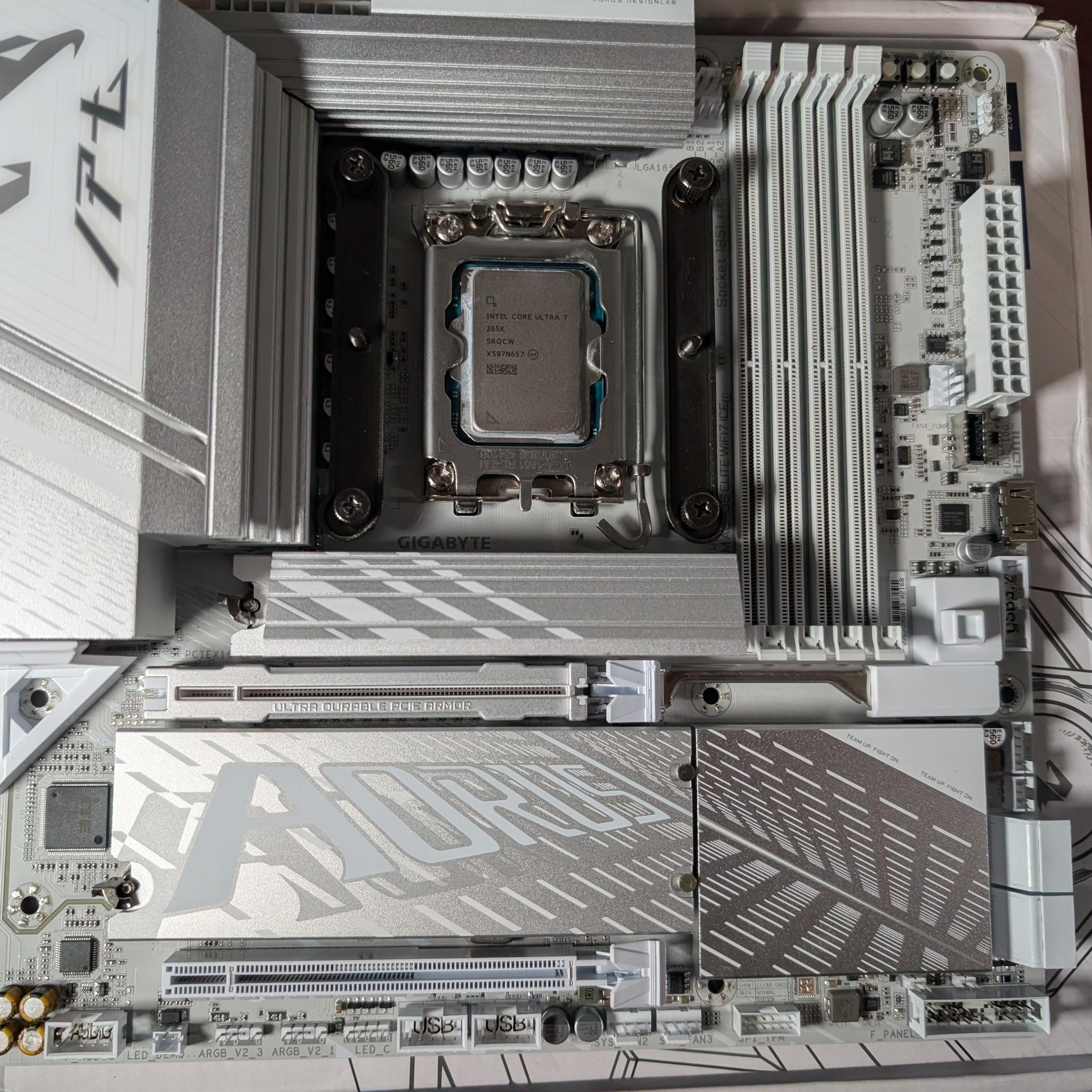 Intel Core Ultra 7 + Aorus Elite Z890M Bundle