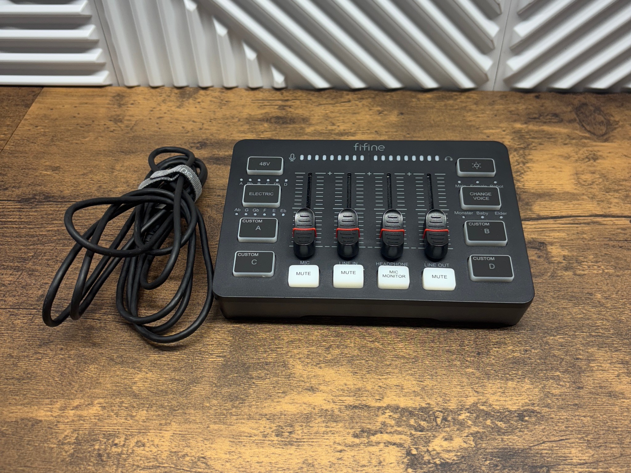 FIFINE SC3 Gaming Audio Mixer / Streaming Interface