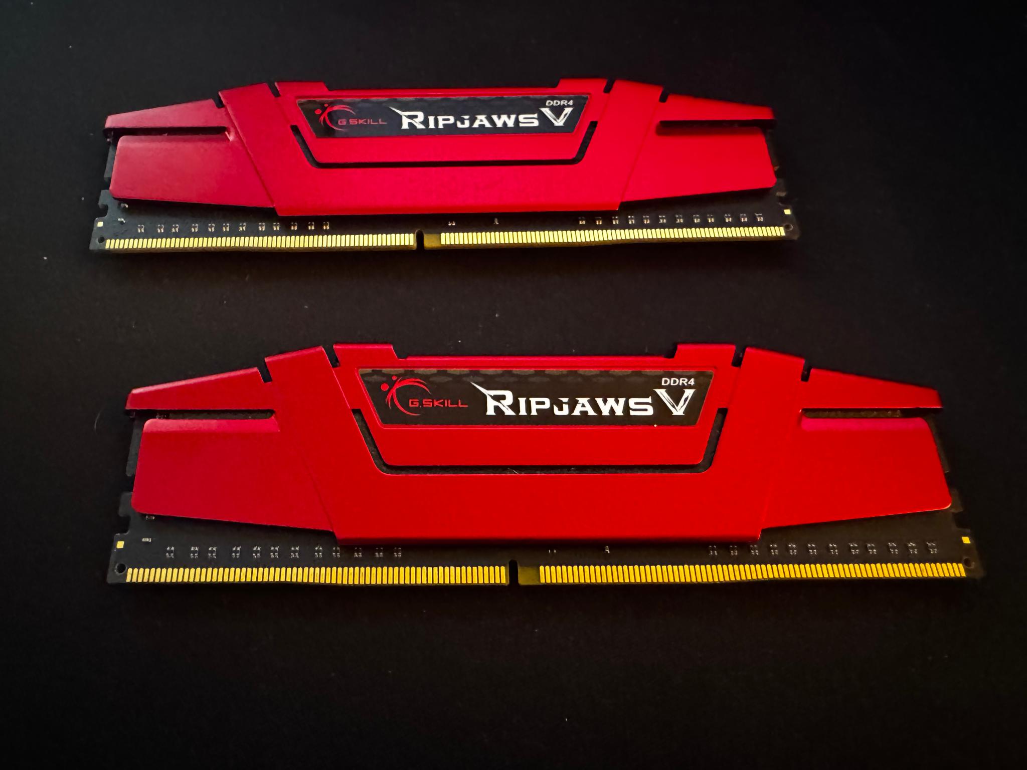 G.Skill Ripjaws V 8GB (2x4GB) DDR4-2133 - Blazing Red Heatsink