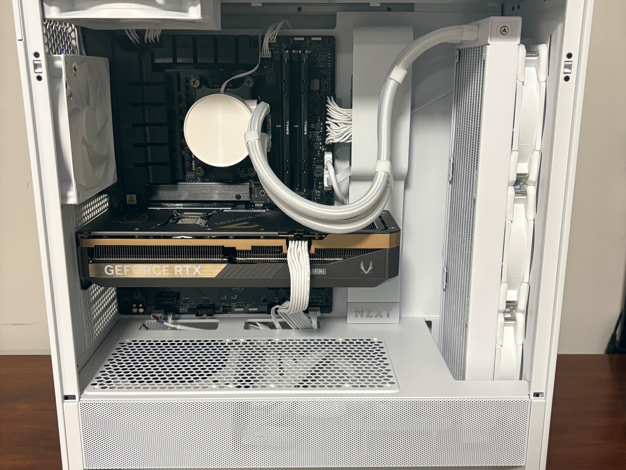 RTX 5070TI | Ryzen 5 7600X3D | 32GB DDR5 | 2TB SSD | 850W PSU | 360MM AIO | 5x 120mm Fan | NZXT H5