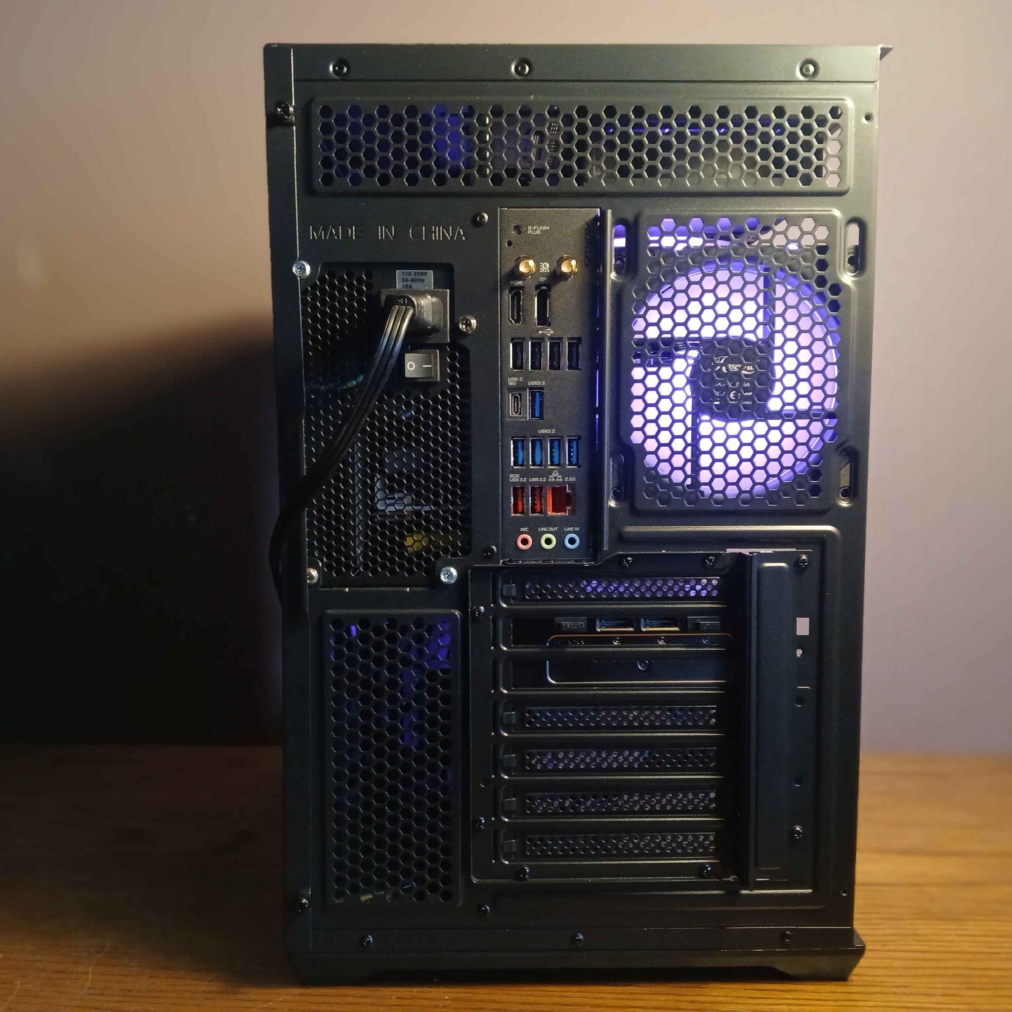 RTX 5070 | 32GB DDR5 | Ryzen 5 9600x | Bluetooth | 1tb SSD | modern build