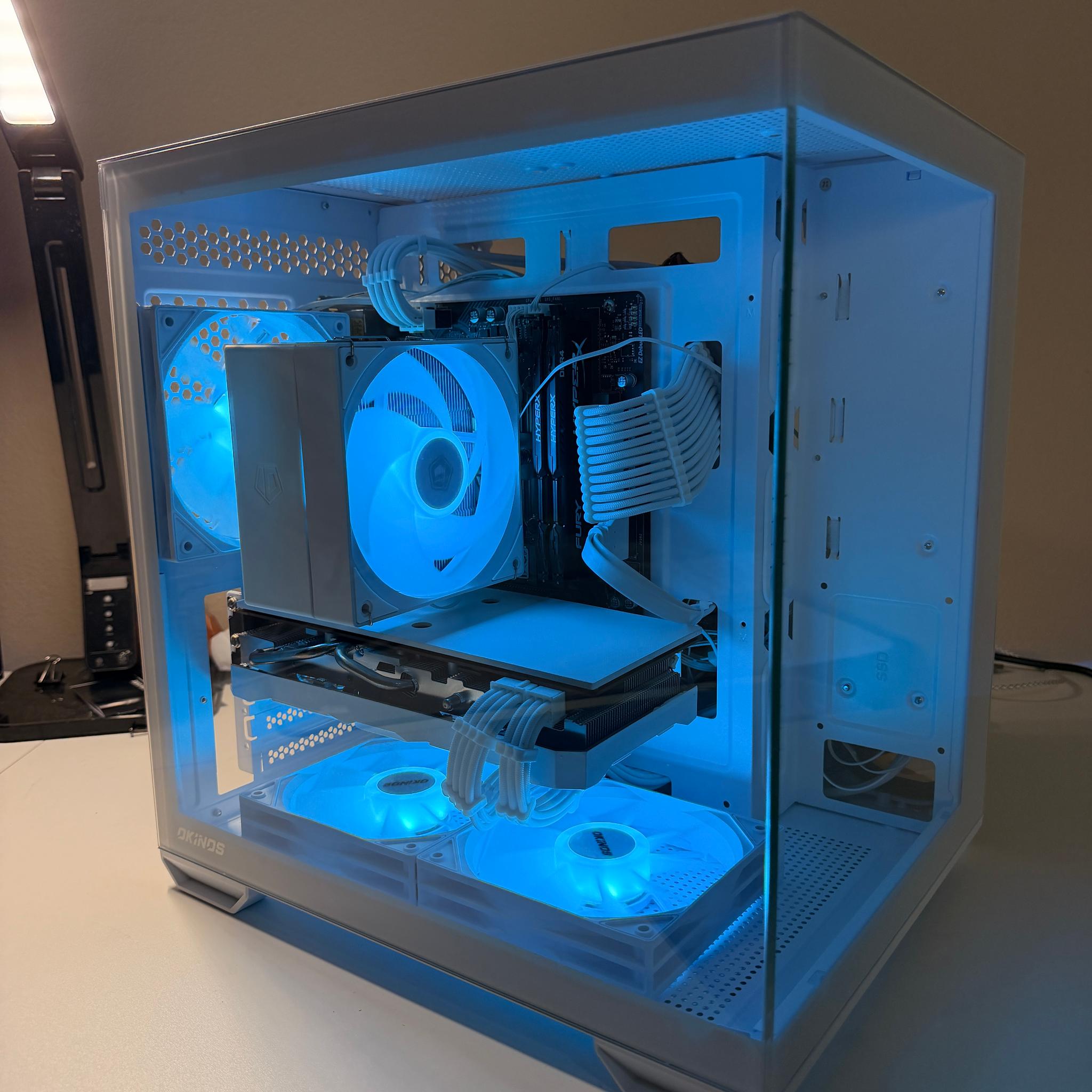 White Gaming PC | RX 5700 XT | 1.75 TB storage | 16gb ddr4 | INTEL i5-9600k