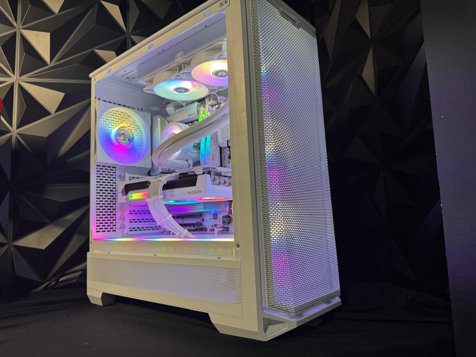 ⚪🕷️ The White Widow 🕷️⚪ Ryzen 9 7900X 🕷️ RX 9070XT 16GB 🕷️32 GB DDR5 6400Mhz🕷️ 4 TB NVMe🕷️ 850W PSU