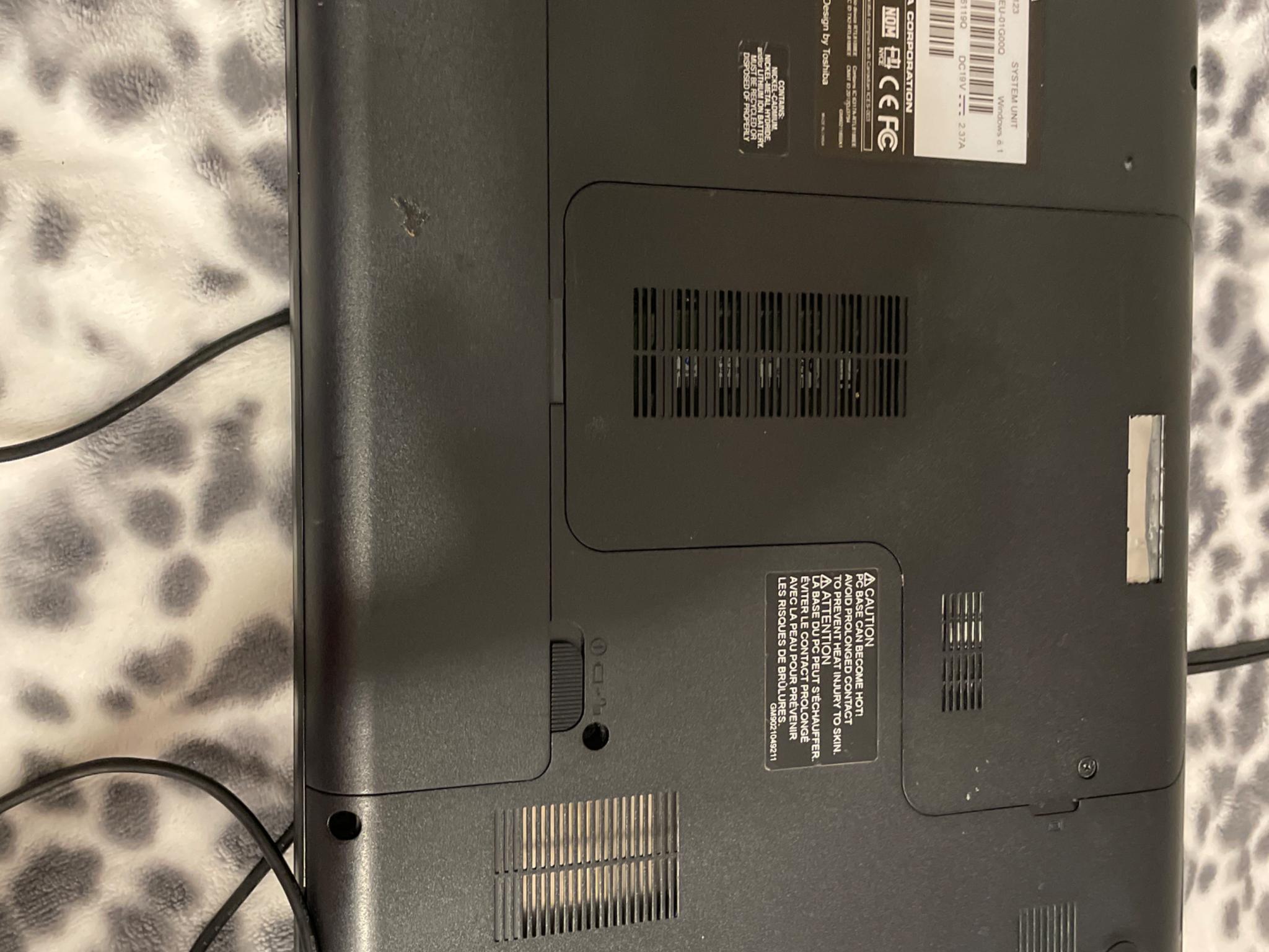 Toshiba satellite c55t-a5123 laptop