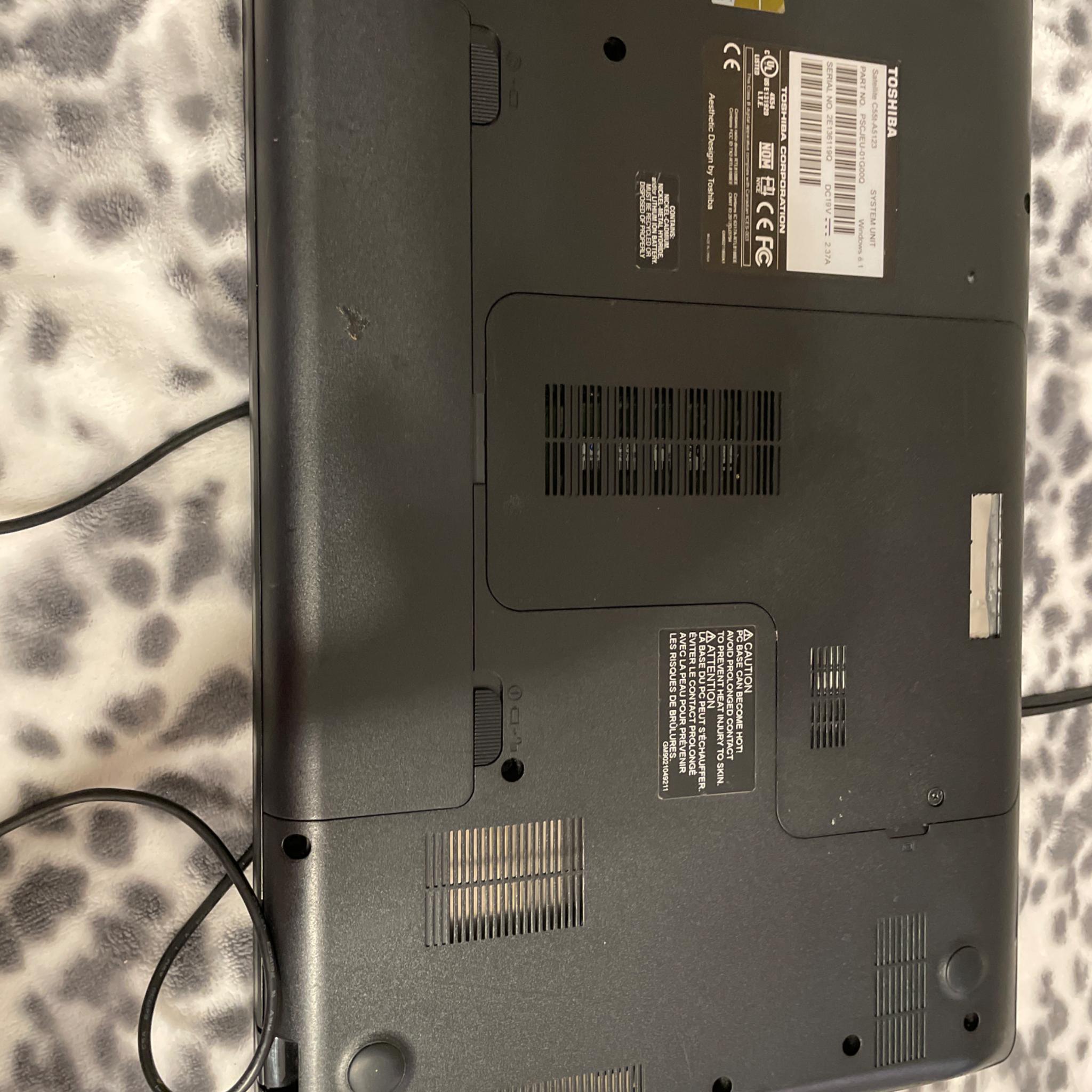 Toshiba satellite c55t-a5123 laptop