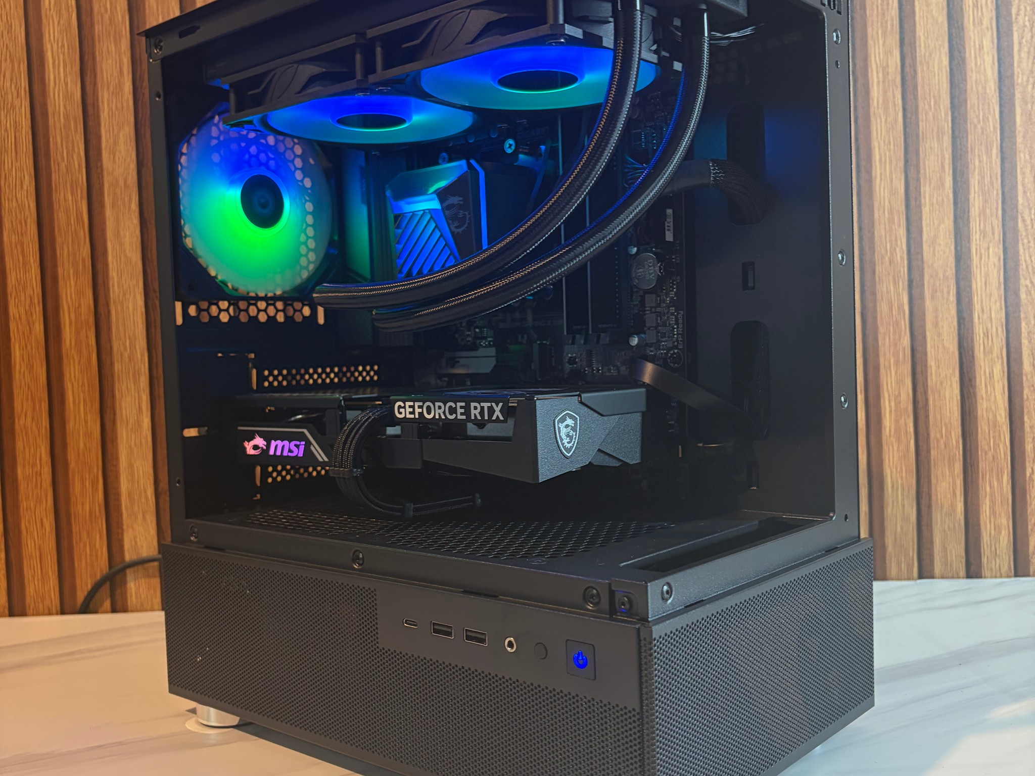 RTX 5060 | RYZEN 5 5500 | 16GB DDR4 | 500GB SSD | 240MM AIO