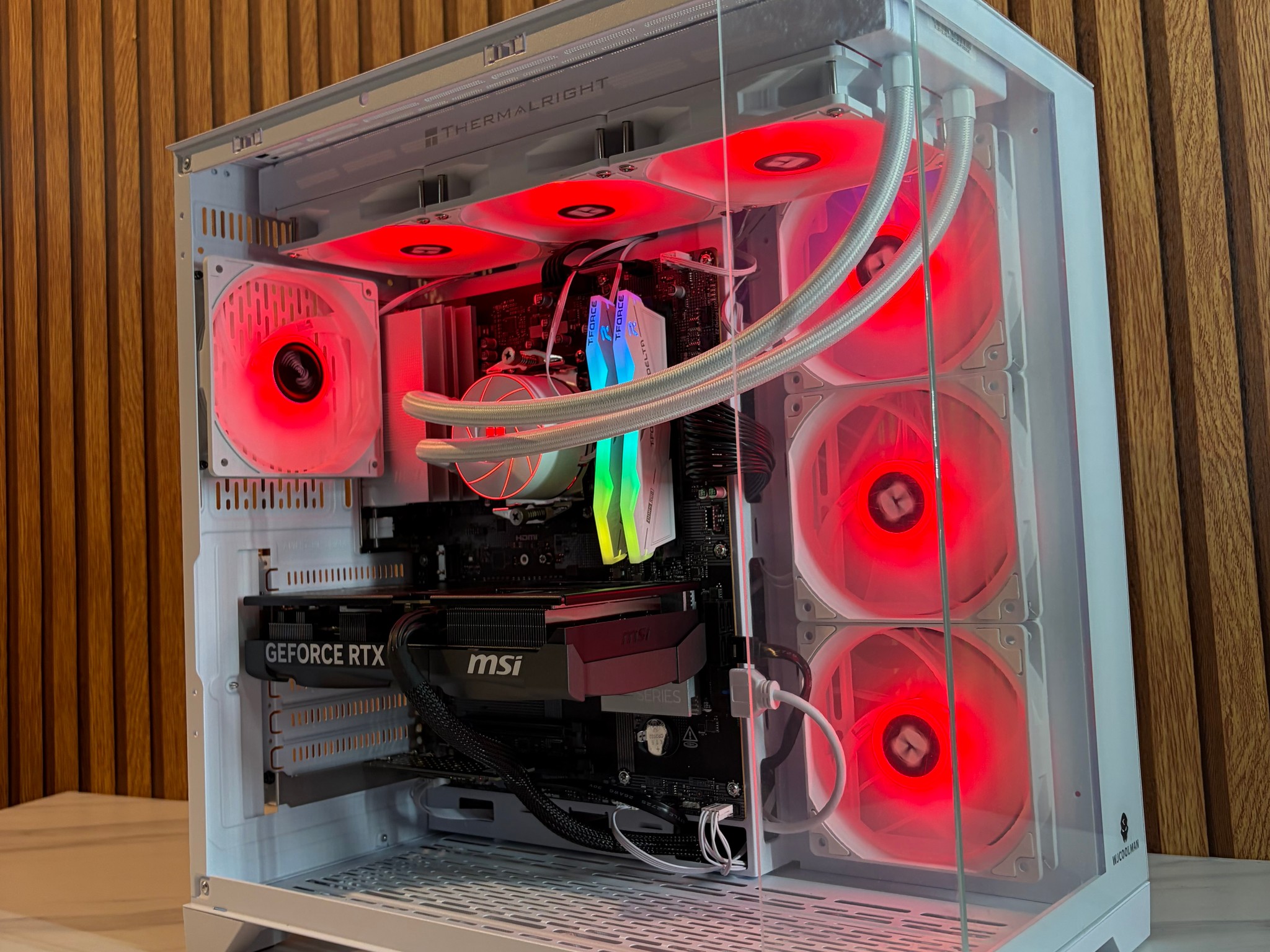 RTX 5070 | RYZEN 5 7600X | 1TB SSD | 16GB DDR5 | 360MM AIO