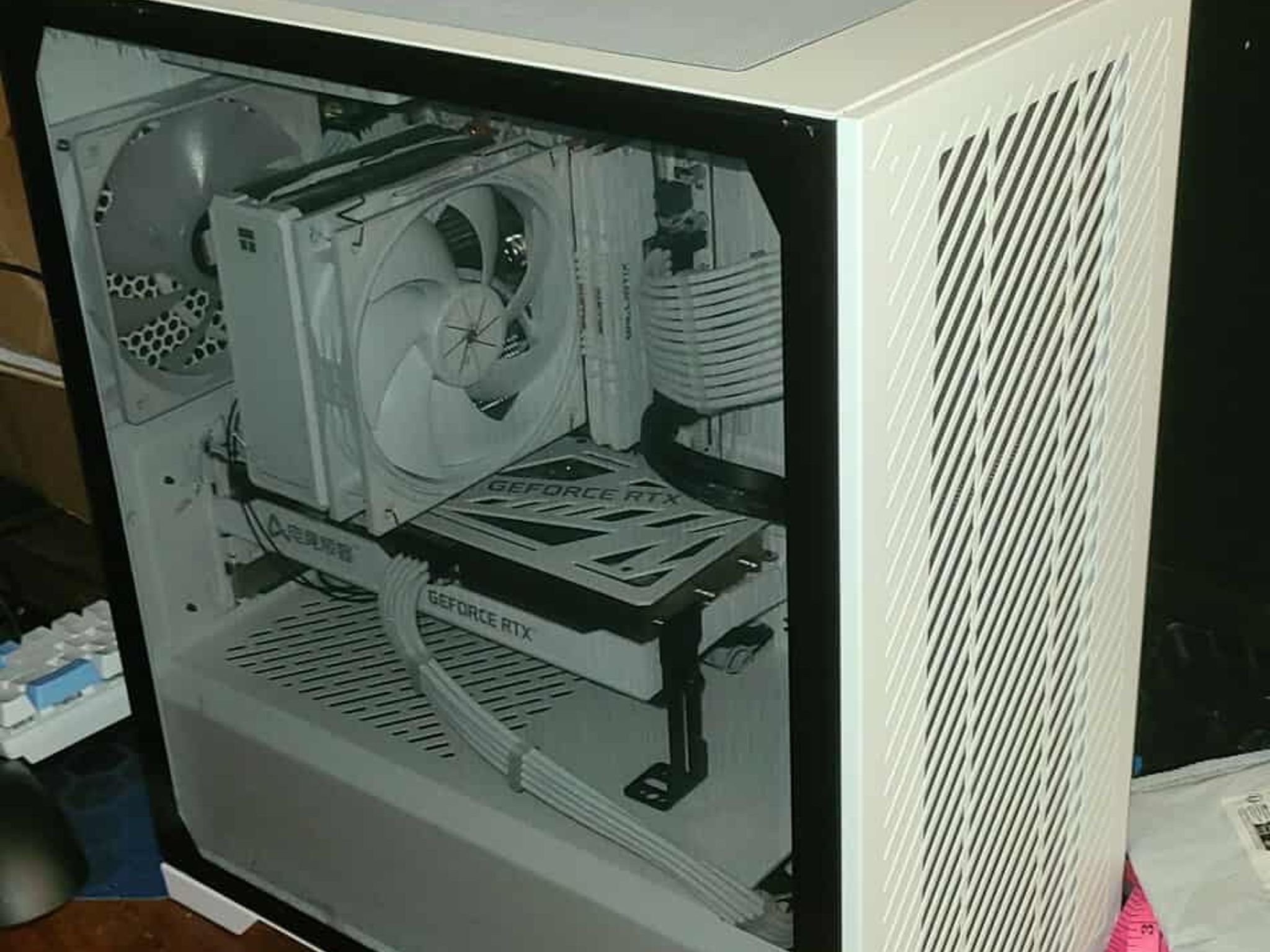 Ryzen 5600/b550/rtx 3060 ti white pc