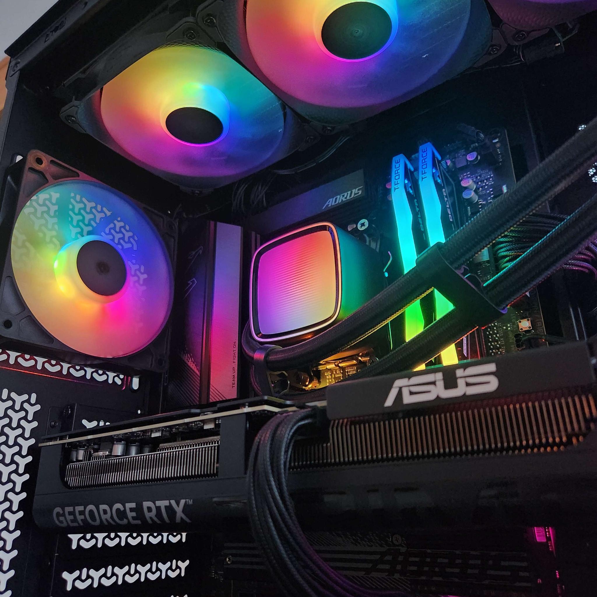 🍀RTX 5070 | Ryzen 7 7700X | 32GB DDR5 | 2TB NVMe | WiFi | Windows 11