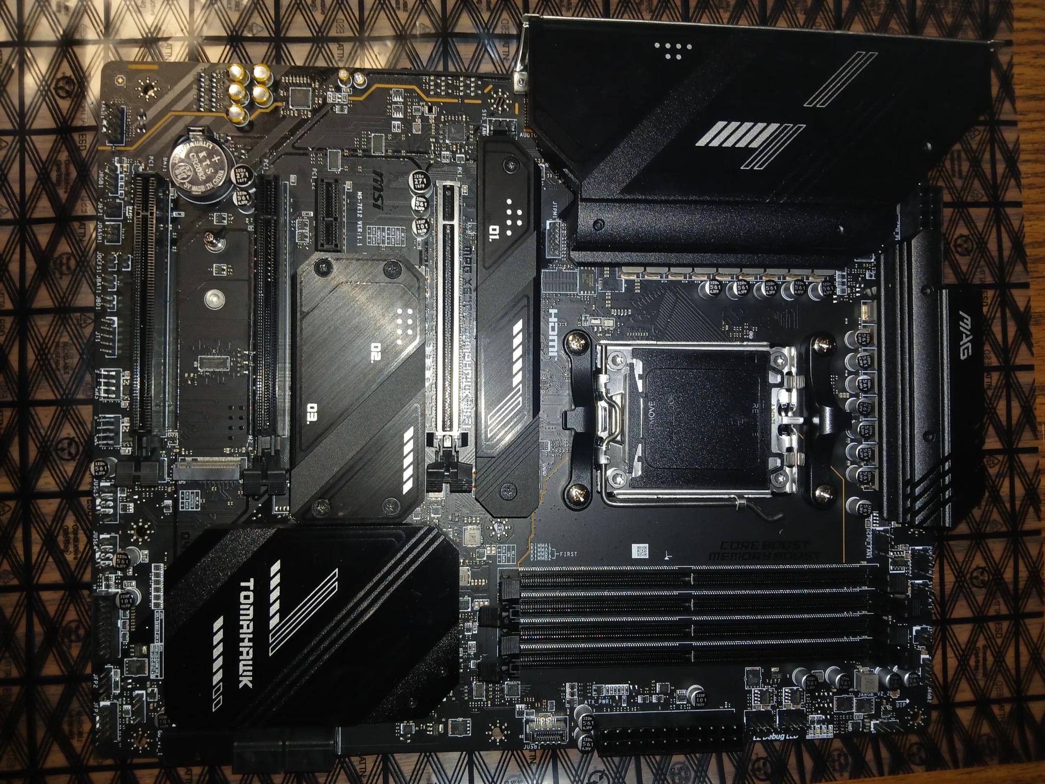 MSI MAG X670E TOMAHAWK WIFI AM5 AMD ATX Motherboard