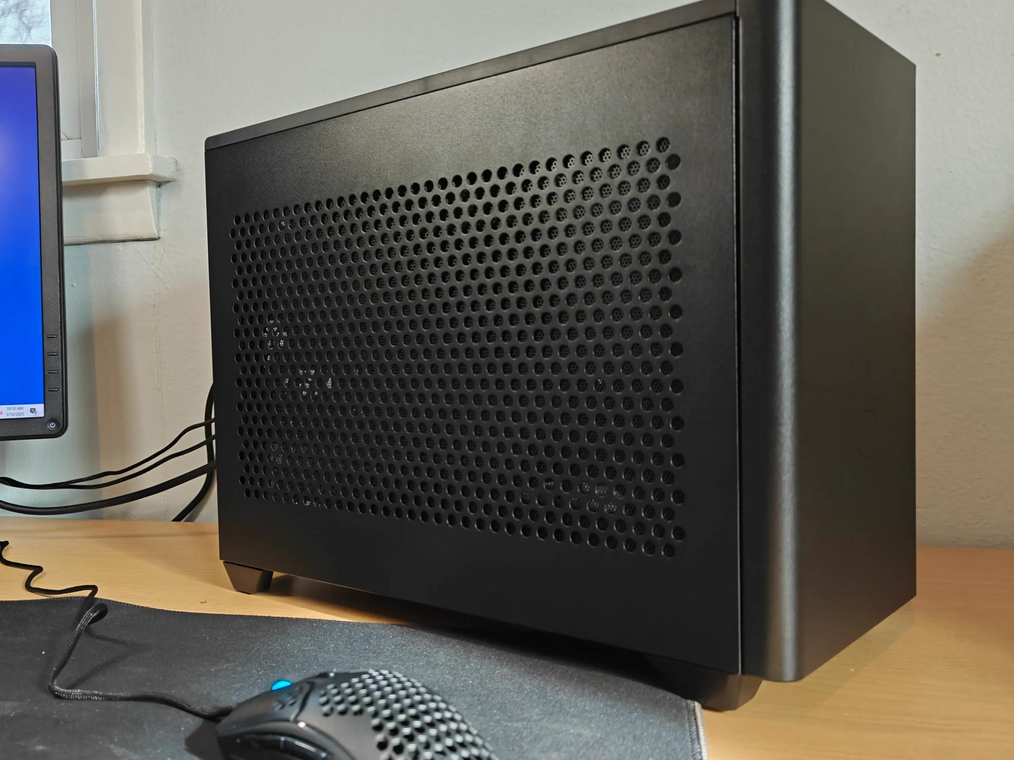 Stealthy SFF | RX 7600 | R5 5600 | 1 TB NVME | 32 GB DDR4