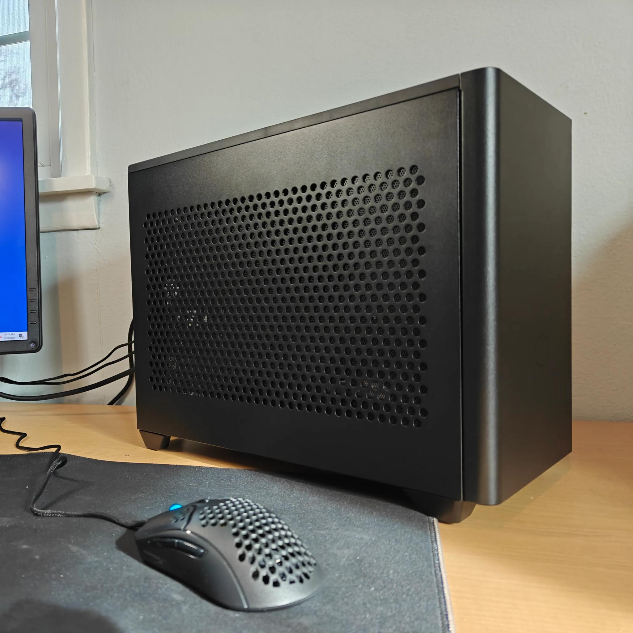 Stealthy SFF | RX 7600 | R5 5600 | 1 TB NVME | 32 GB DDR4