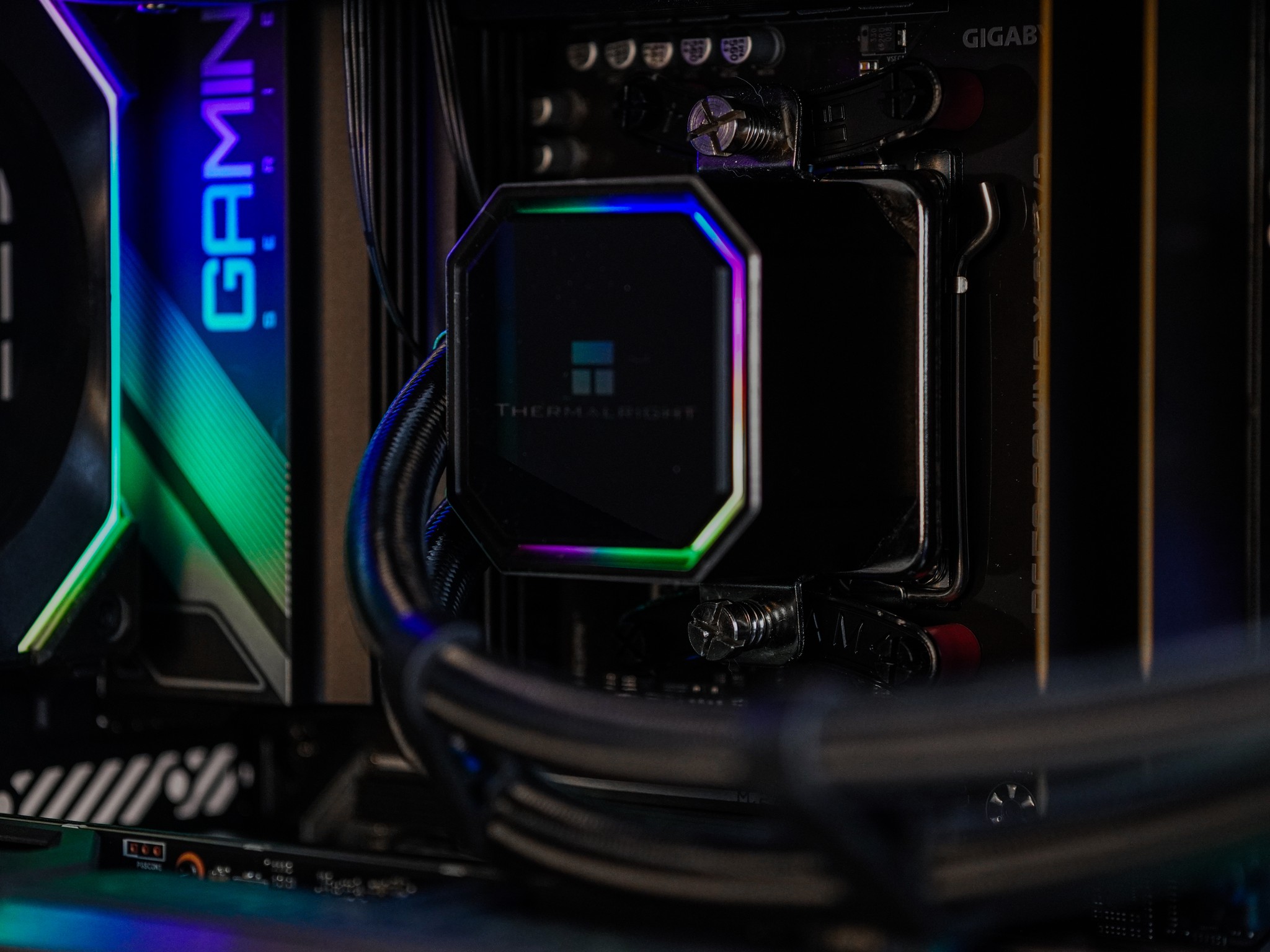 High-End RGB Gaming PC | Ryzen 7 7700X | 5070 | 32GB | 1TB | Warranty