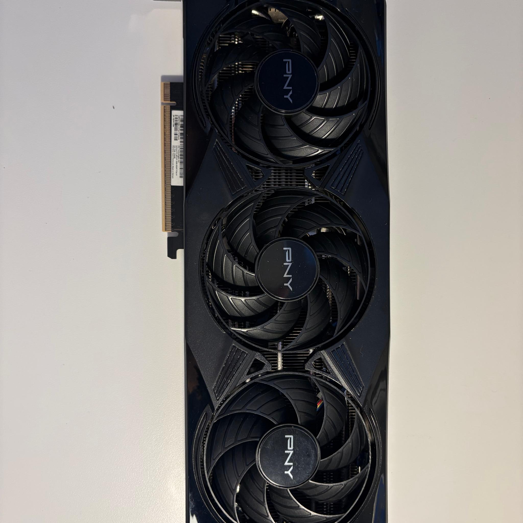 PNY GeForce RTX 5070 Overclocked Triple Fan