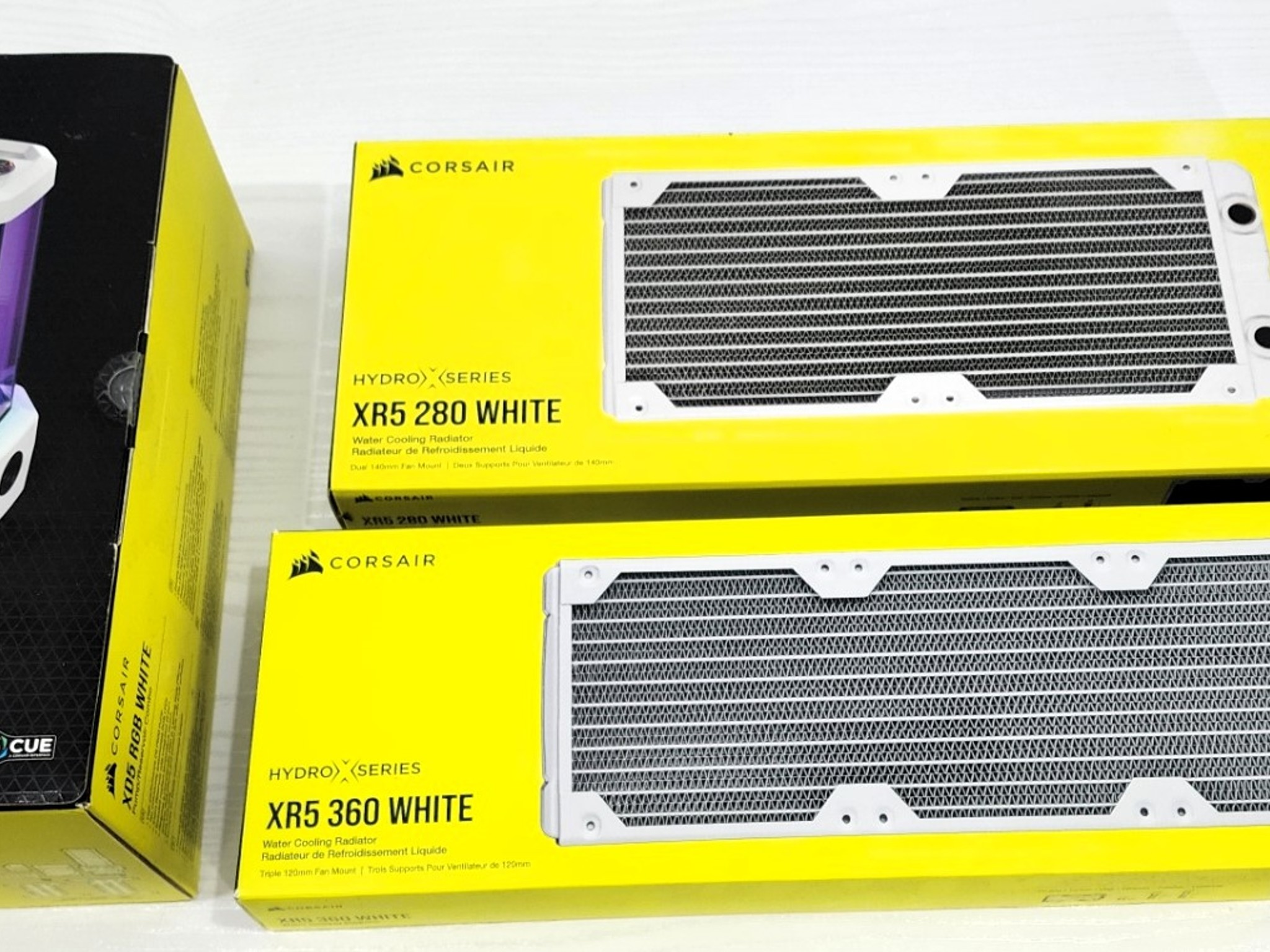 ALL NEW White Corsair Radiators and Pump/Reservoir Combo