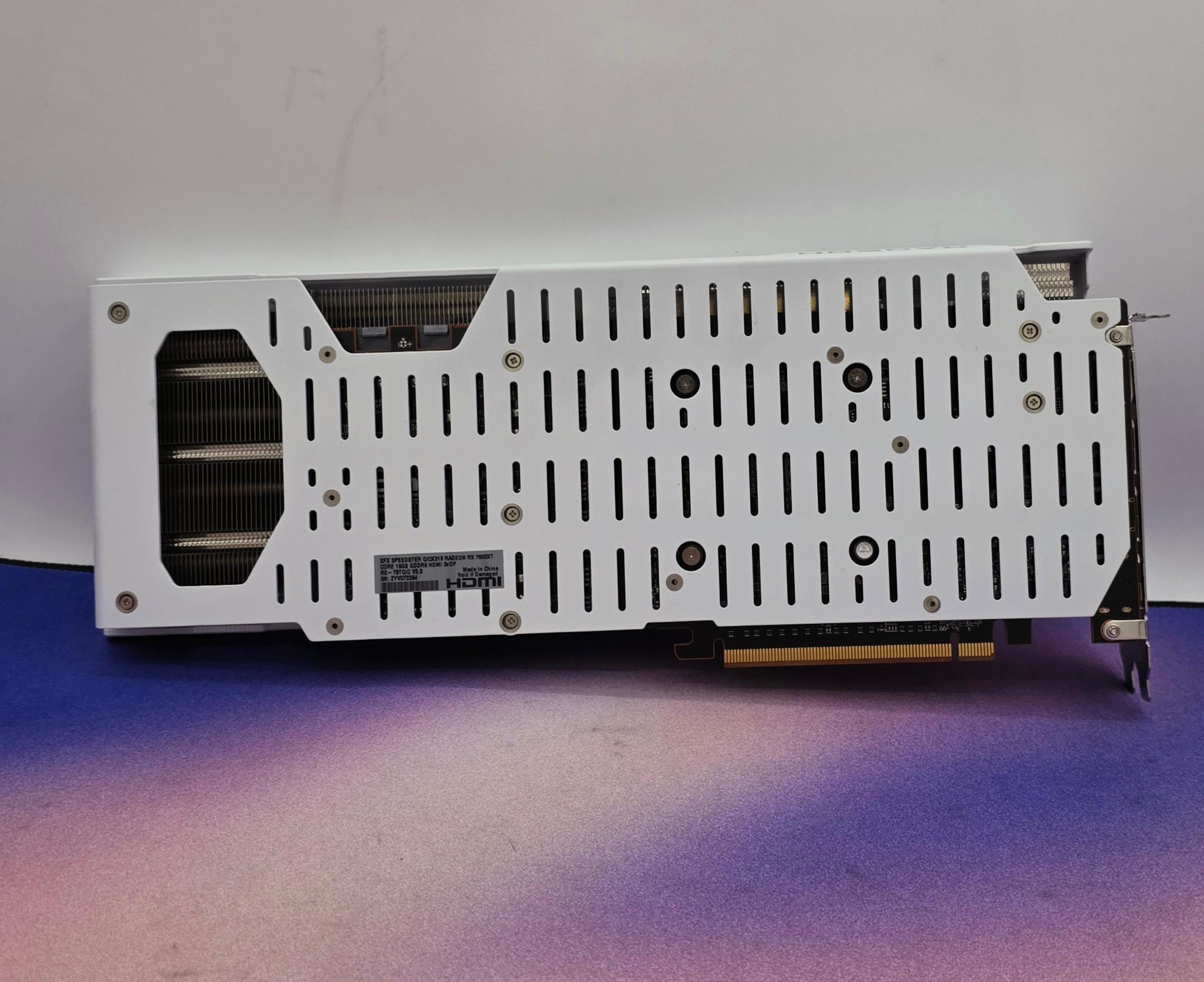 XFX Speedster QICK 319 Core White Radeon RX 7800 XT