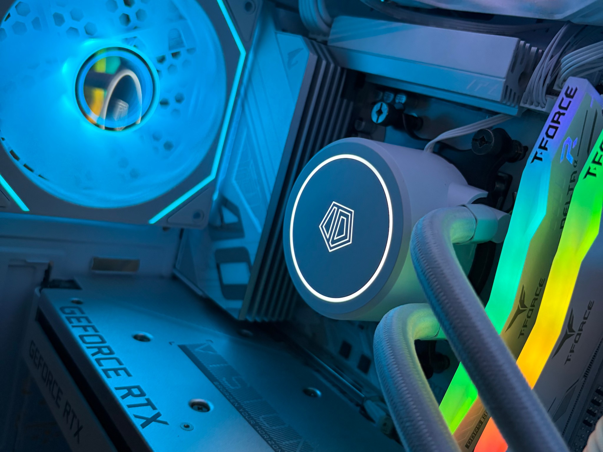 🤍 White Vision Build | Ryzen 5 7600 + RTX 3060 Ti Gaming PC 🤍