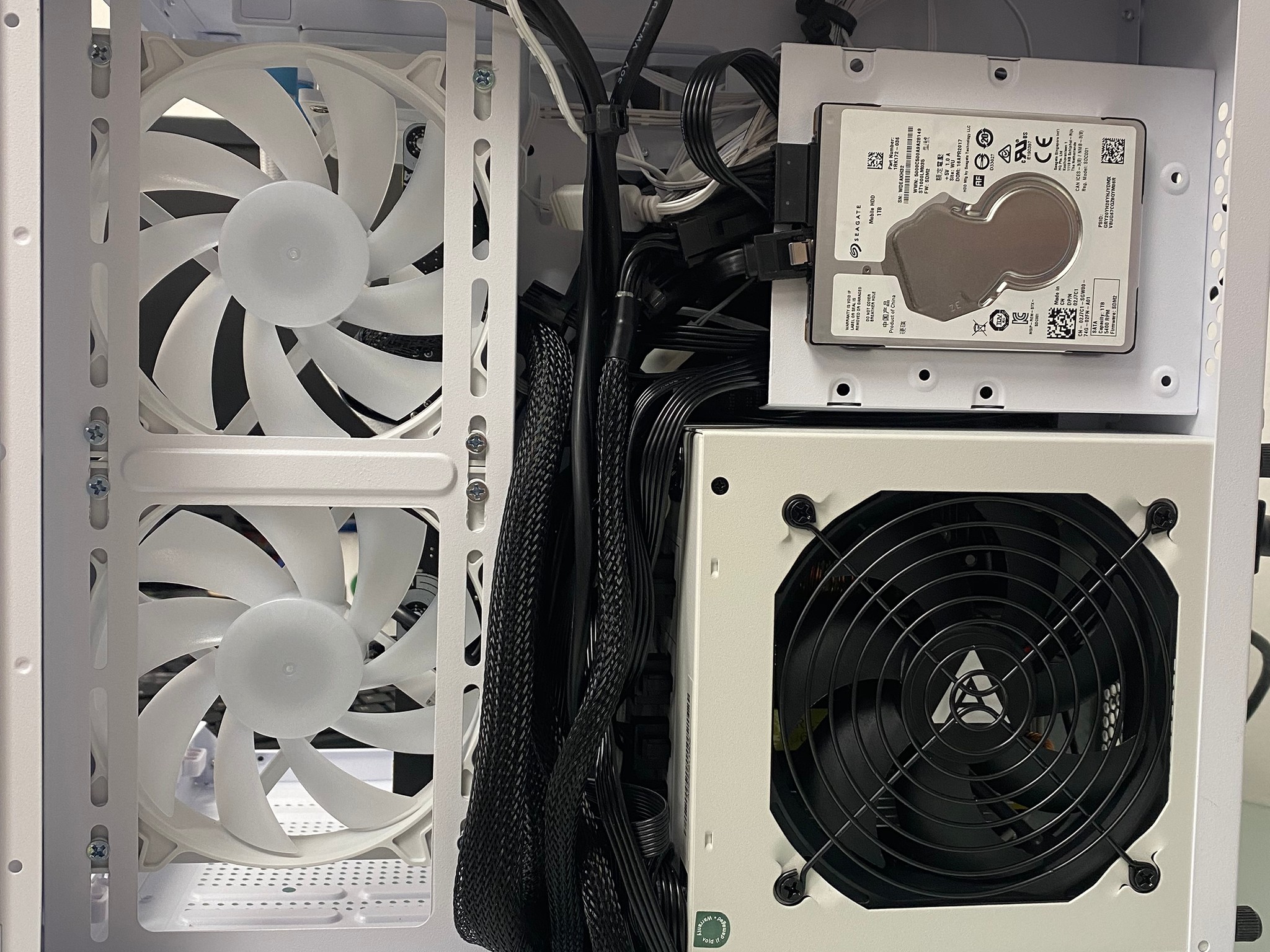 🚀 Value MicroATX Gaming PC -i3 12100F / 16GB /512 GB / RX 5600