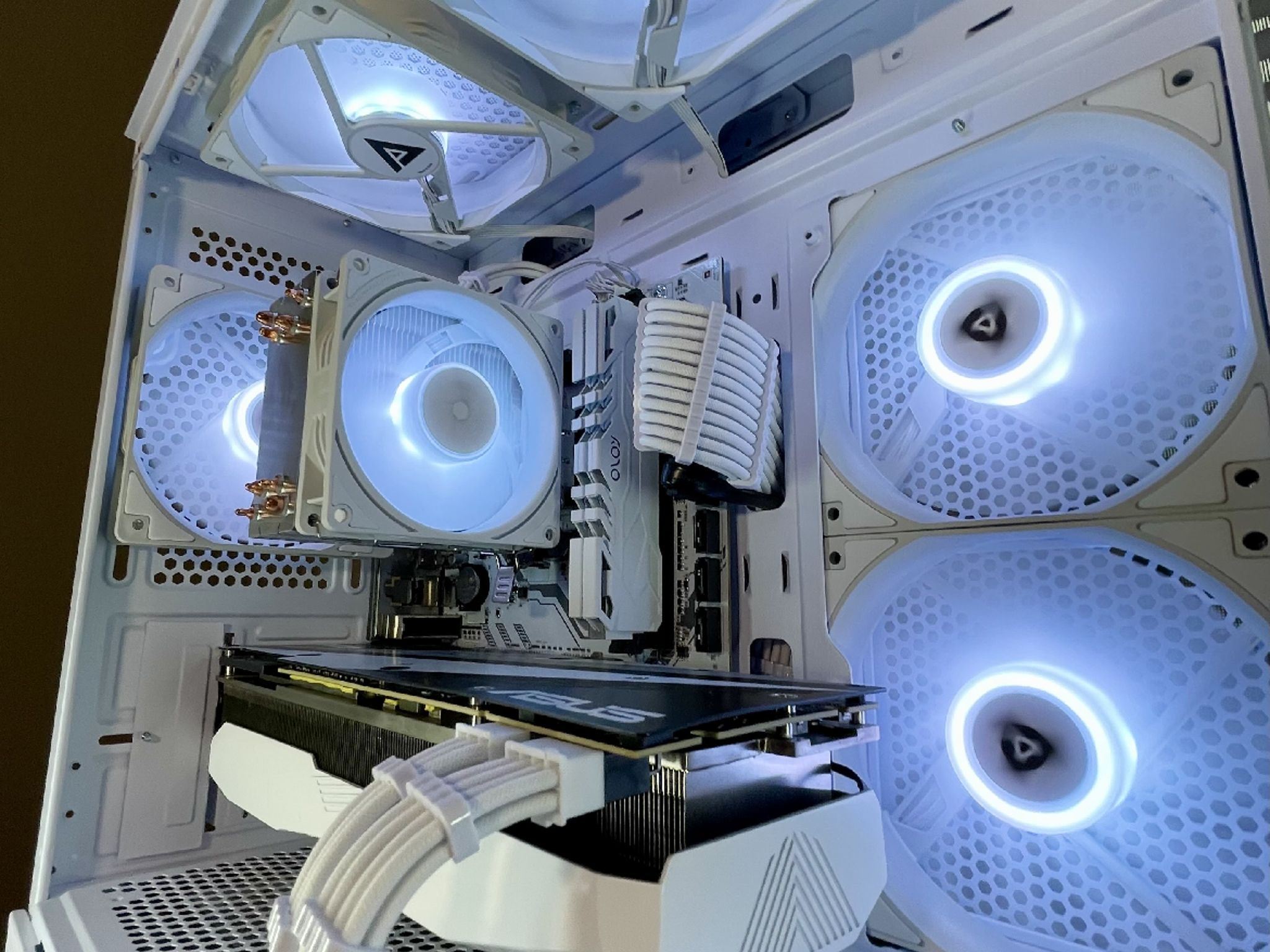 Gaming PC (Ryzen 5 3600X, RTX 2080, 16GB 3600Mhz)