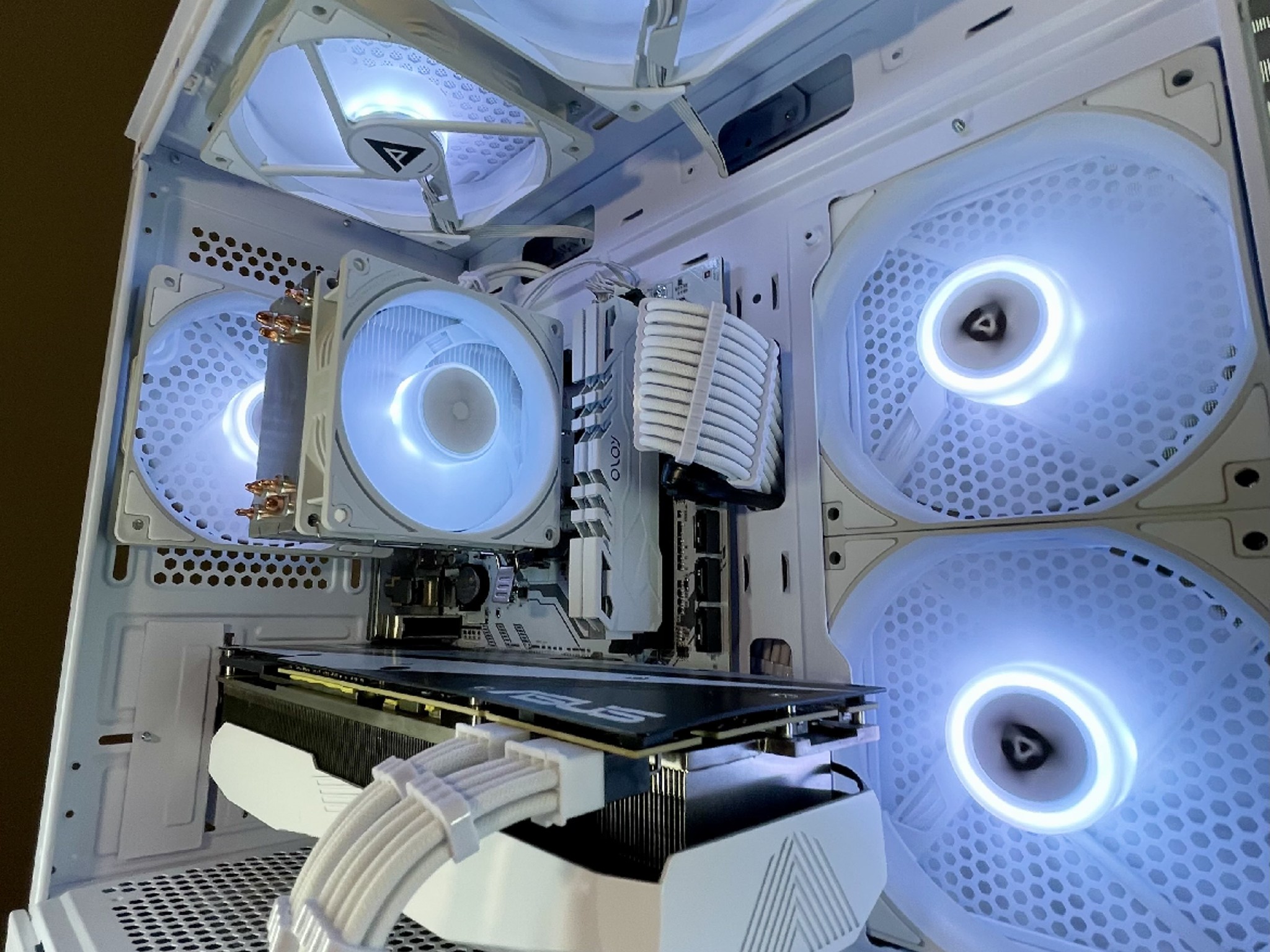 Gaming PC (Ryzen 5 3600X, RTX 2080, 16GB 3600Mhz)