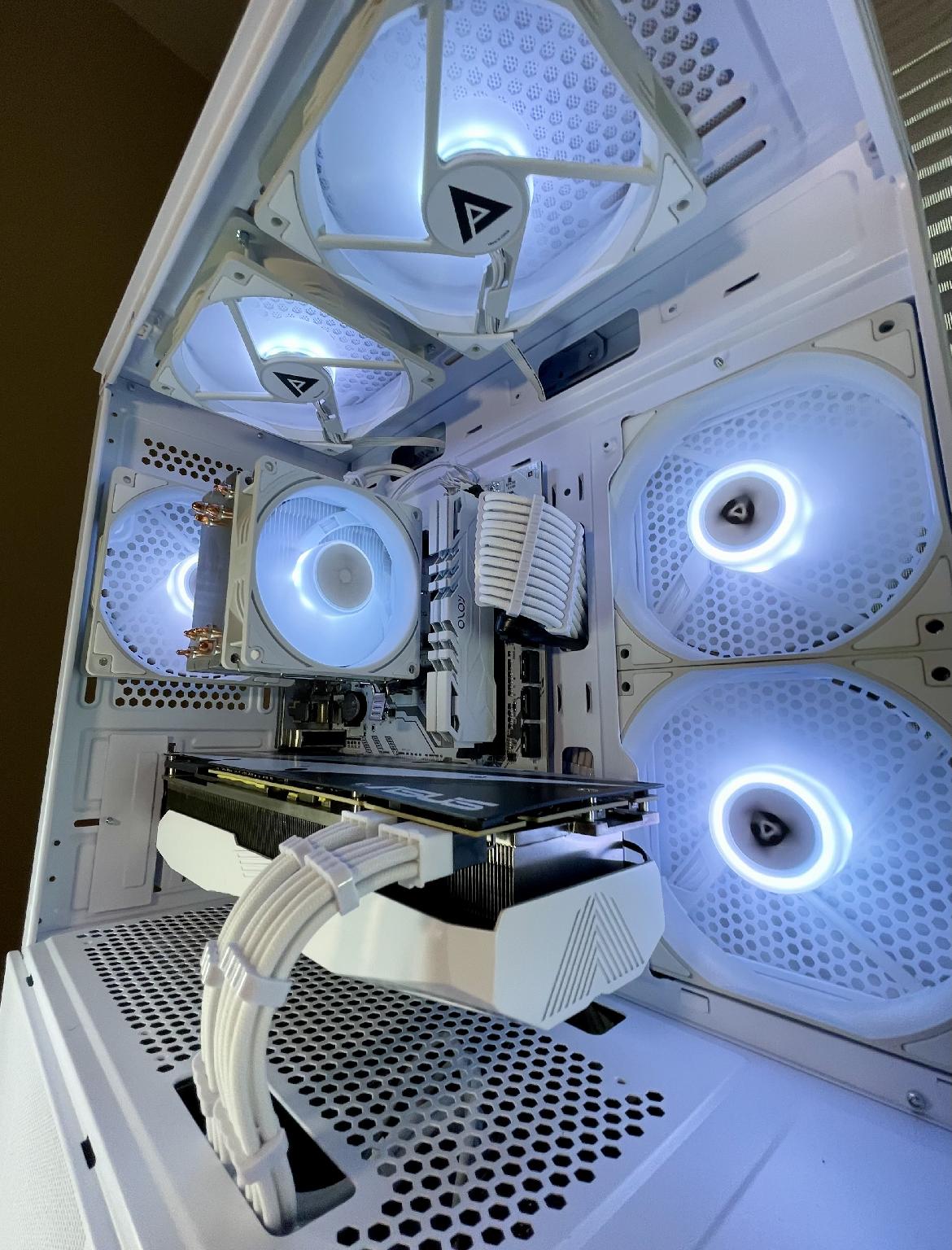 Gaming PC (Ryzen 5 3600X, RTX 2080, 16GB 3600Mhz)