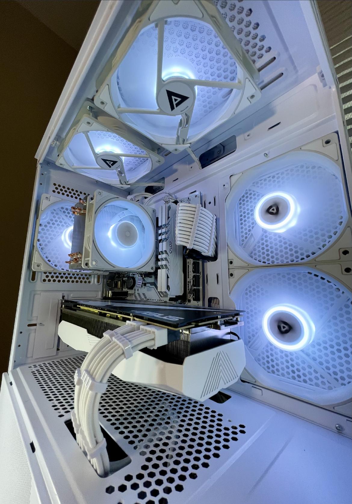 Gaming PC (Ryzen 5 3600X, RTX 2080, 16GB 3600Mhz)