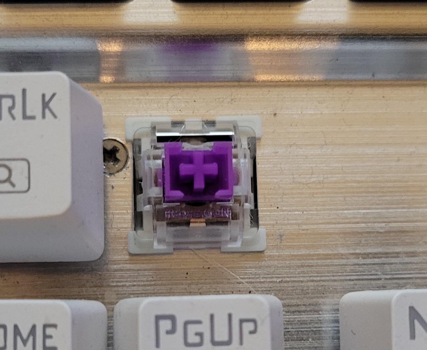Redragon K550 Yama Mechanical Keyboard, Outemu Purple switches, RGB, Macros, USB Passthrough (White)
