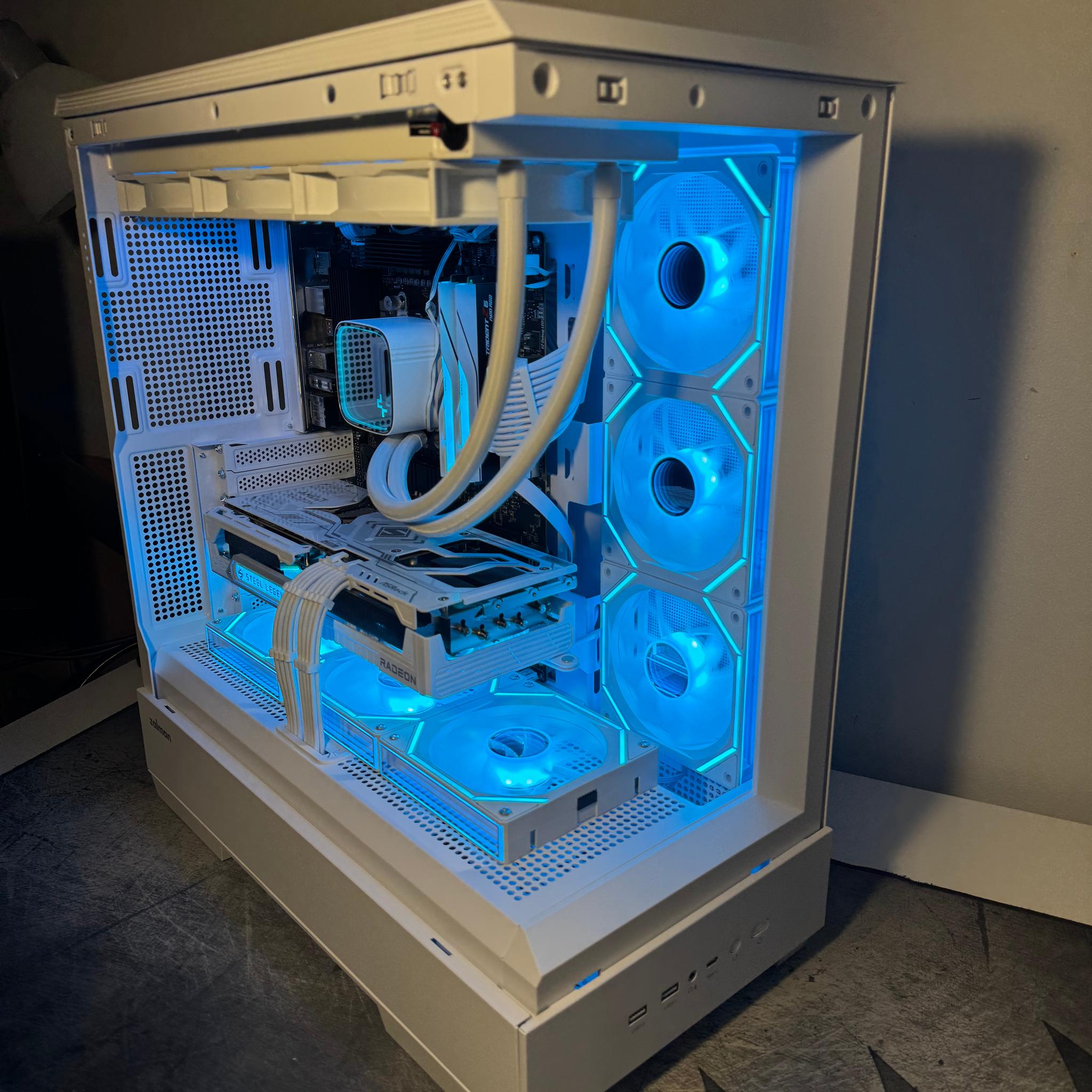 White RX 9070 XT | Ryzen 7 7800X3D | 32GB DDR5 6400 MT/s CL32 | 2TB Storage | Free Shipping