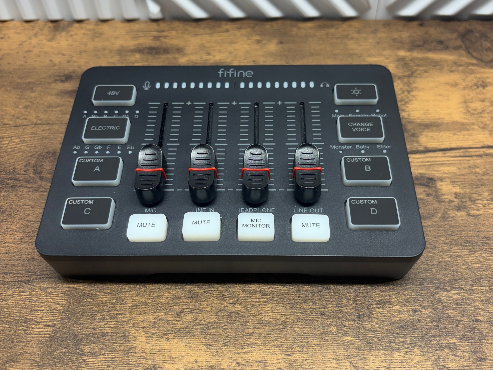 FIFINE SC3 Gaming Audio Mixer / Streaming Interface